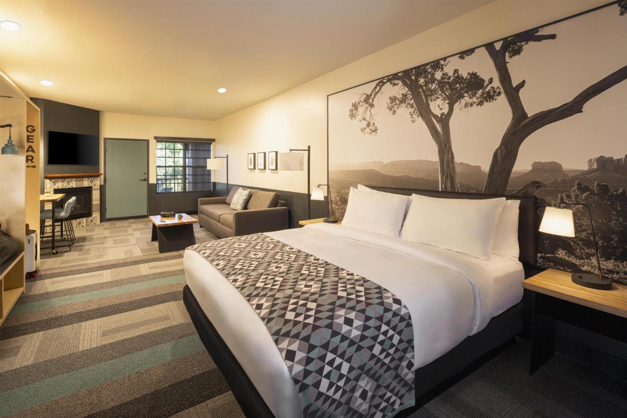 Junior King Suite Patio