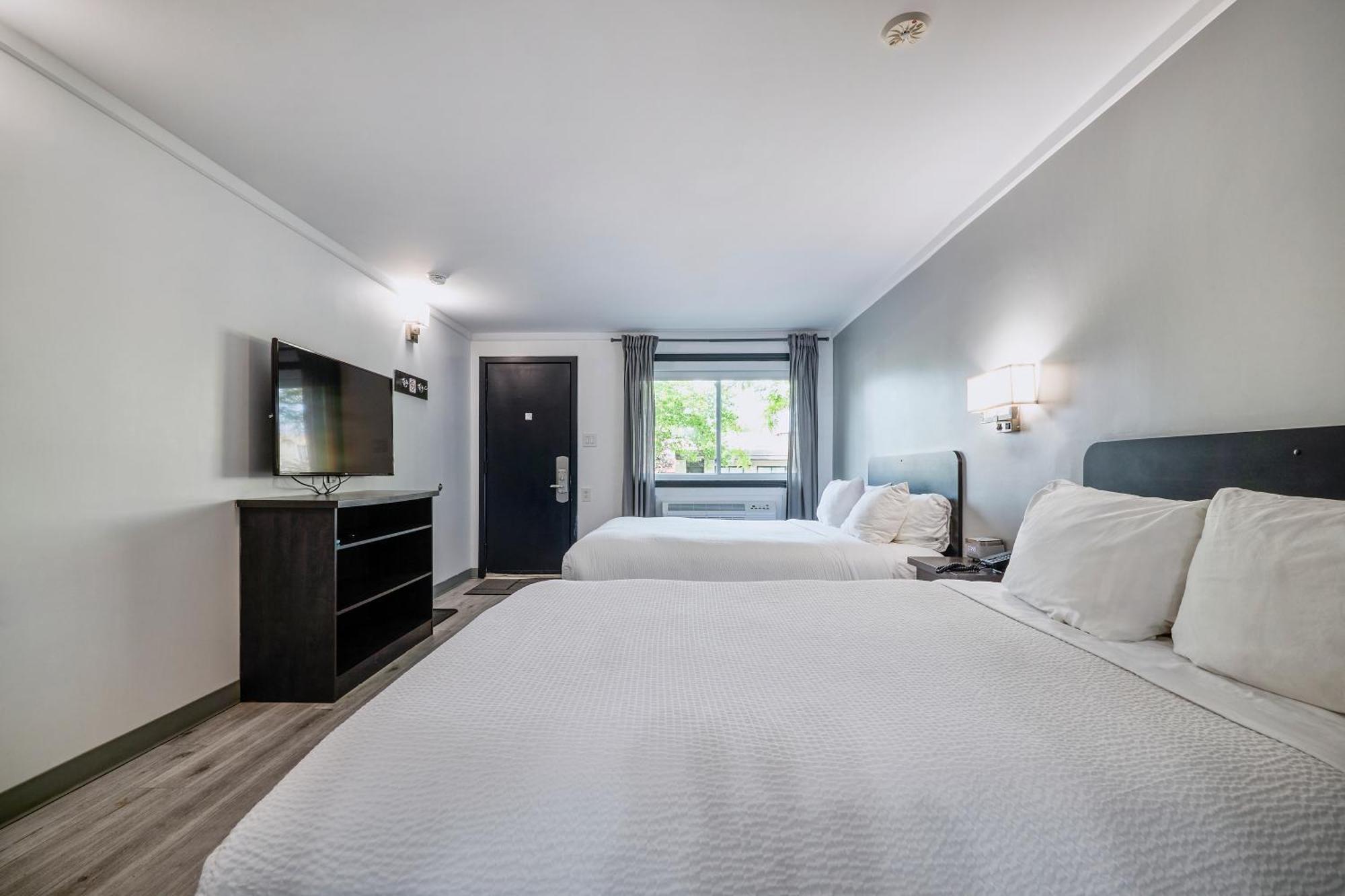 Standard Room 2 Queen Beds