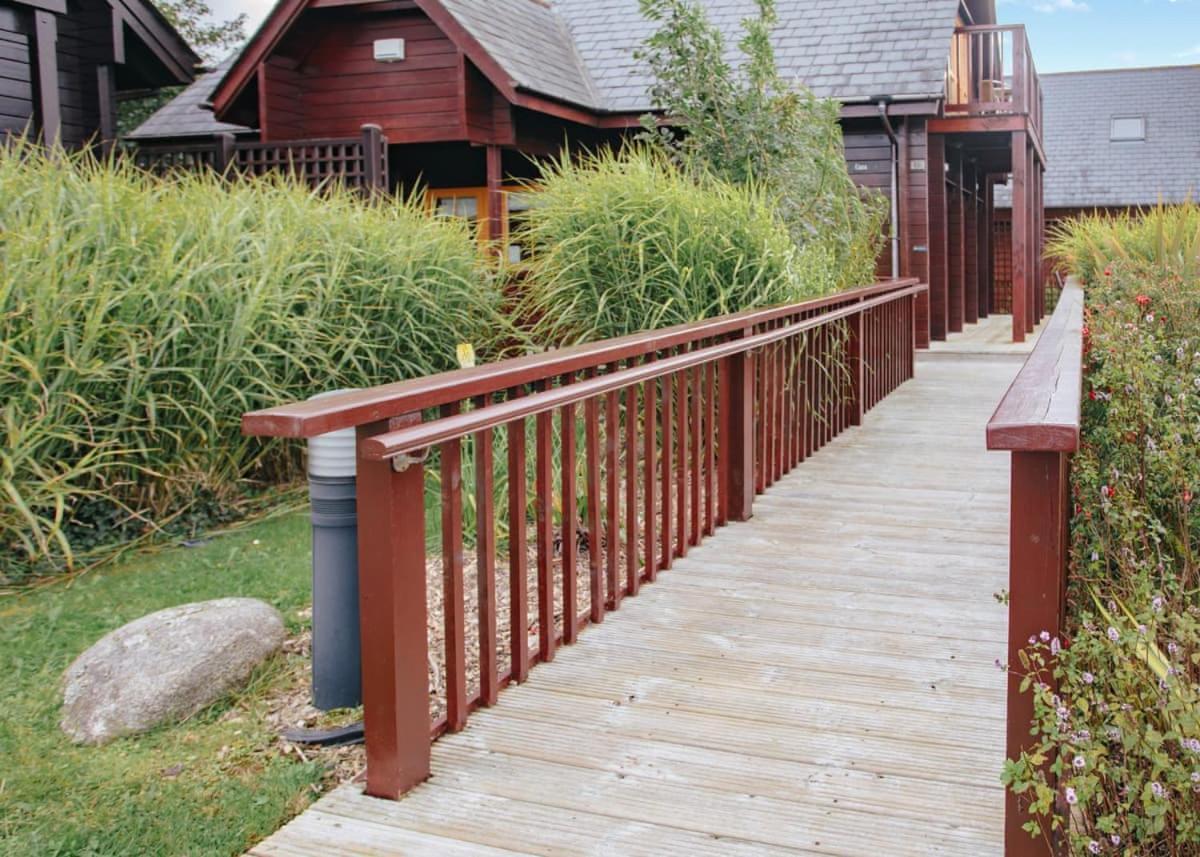 Scandinavian 3 Bedroom Accessible Lodge No Pets