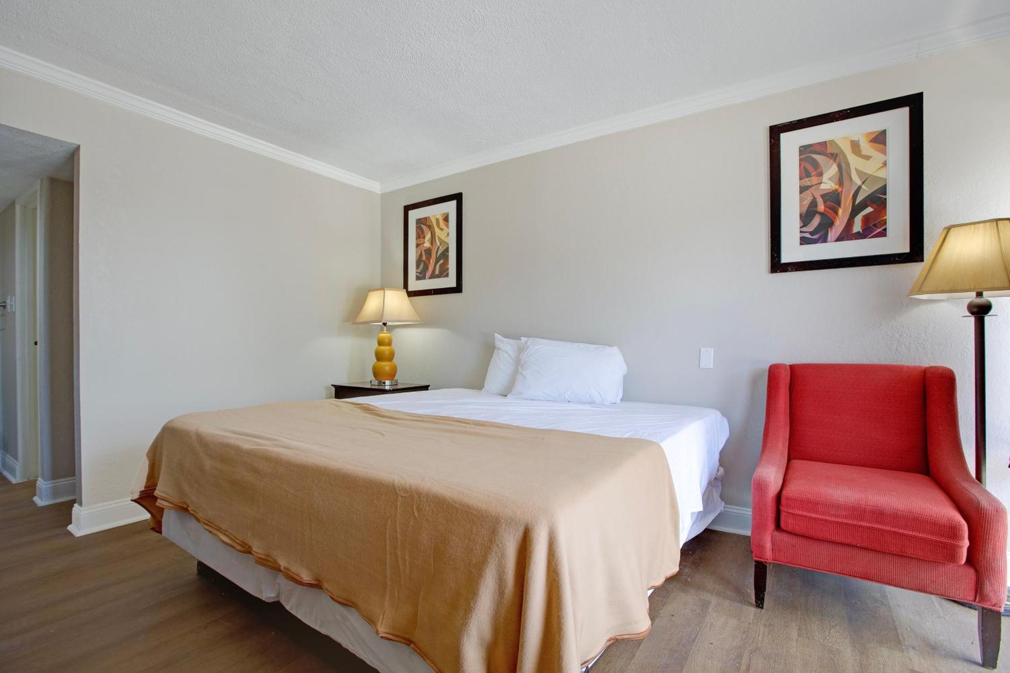 Queen Bed Non-Smoking