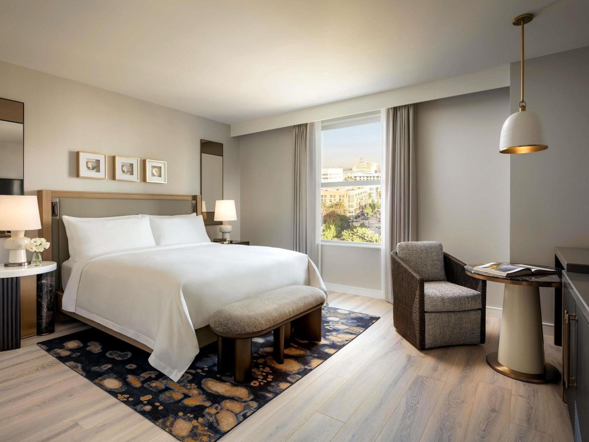 Fairmont King Room City View