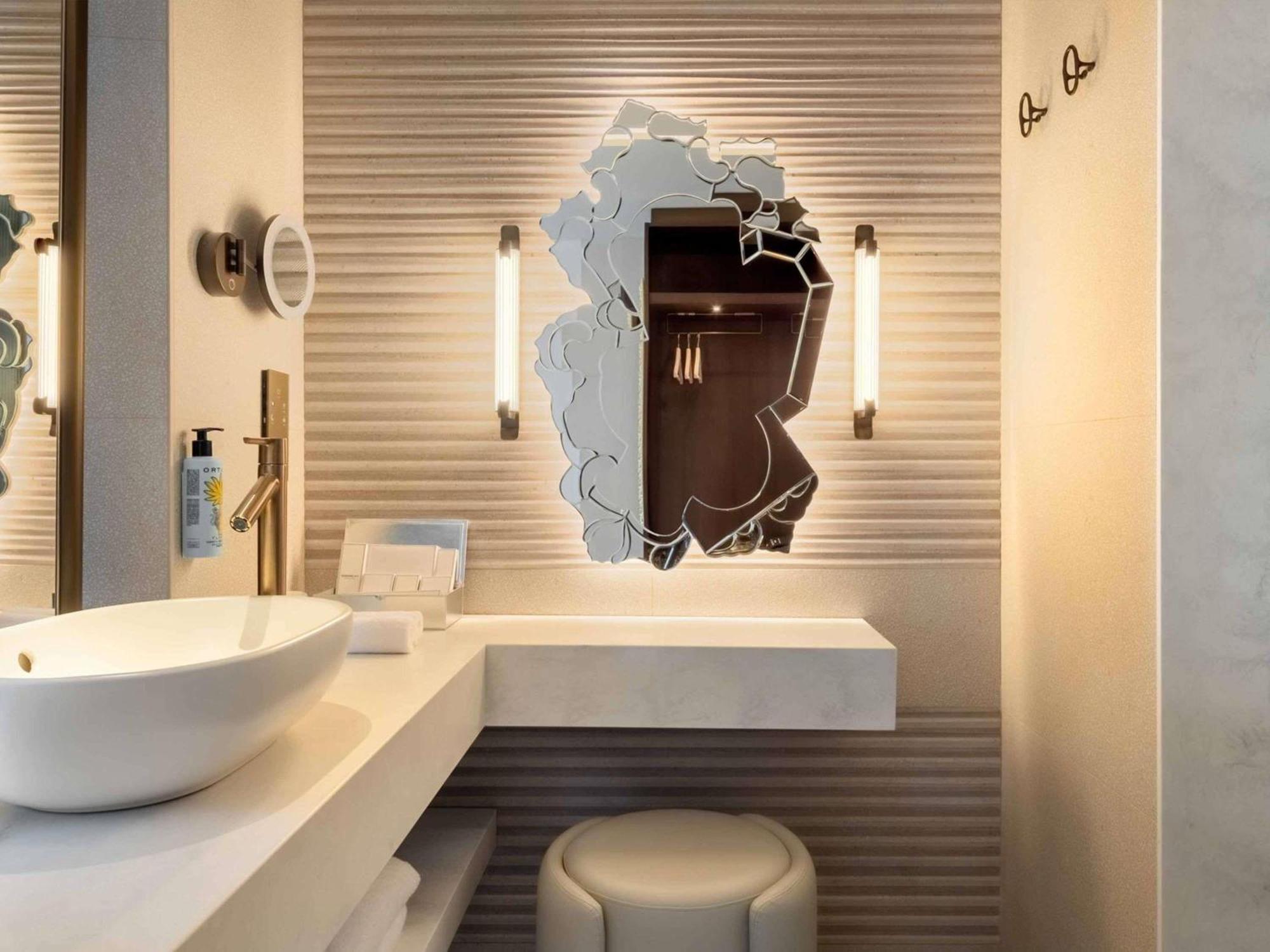 Delight King Room