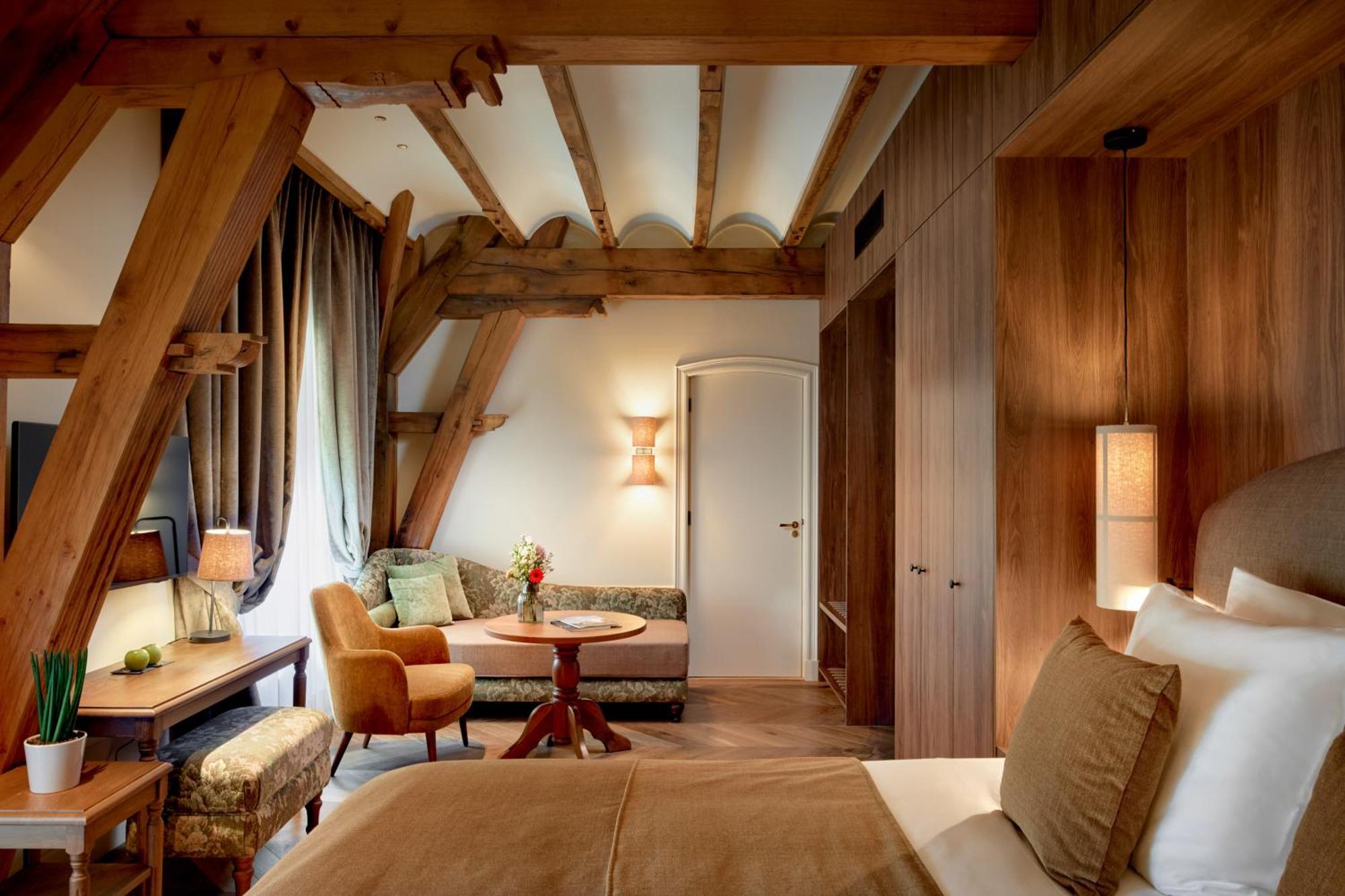 Suite 1-room