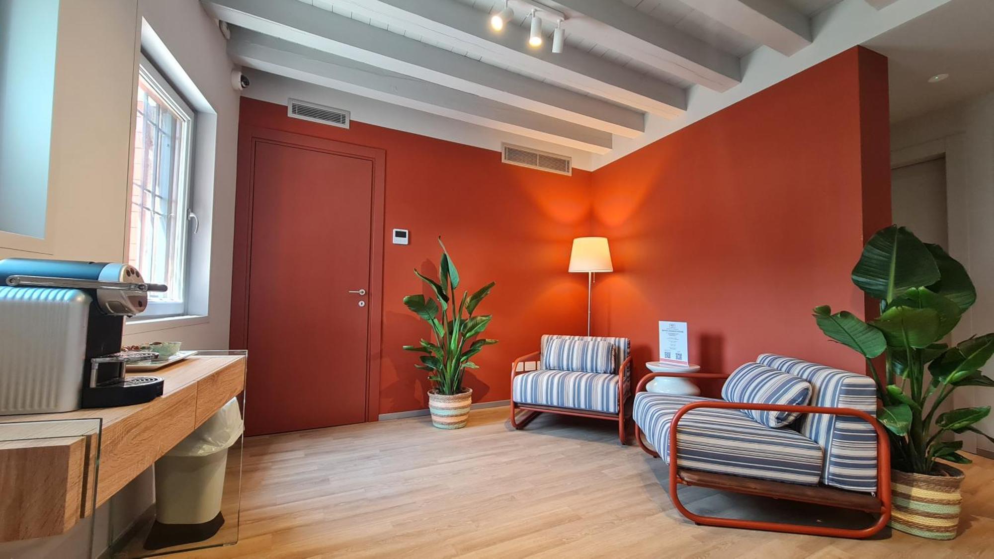 Studio Apartment King Bed Annex