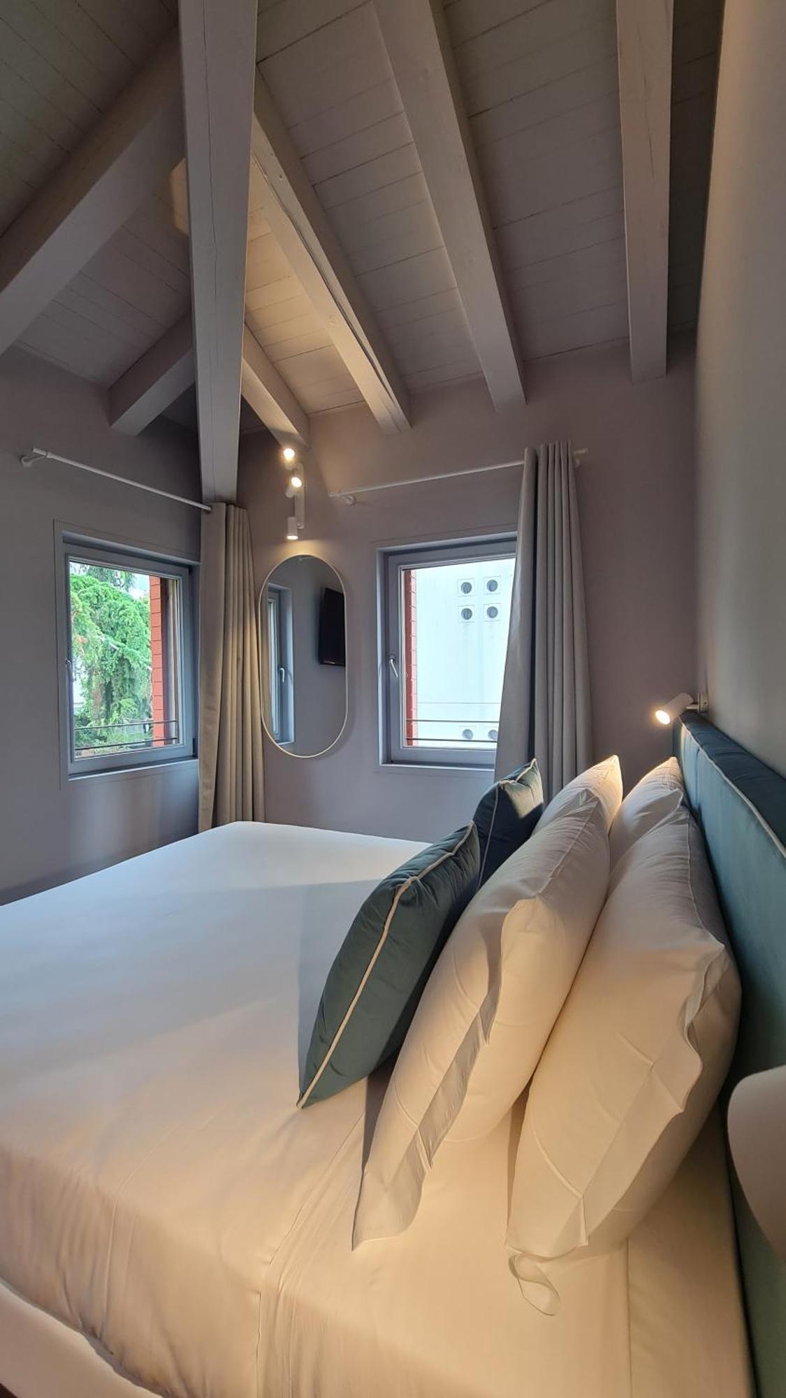 Studio Apartment King Bed Annex