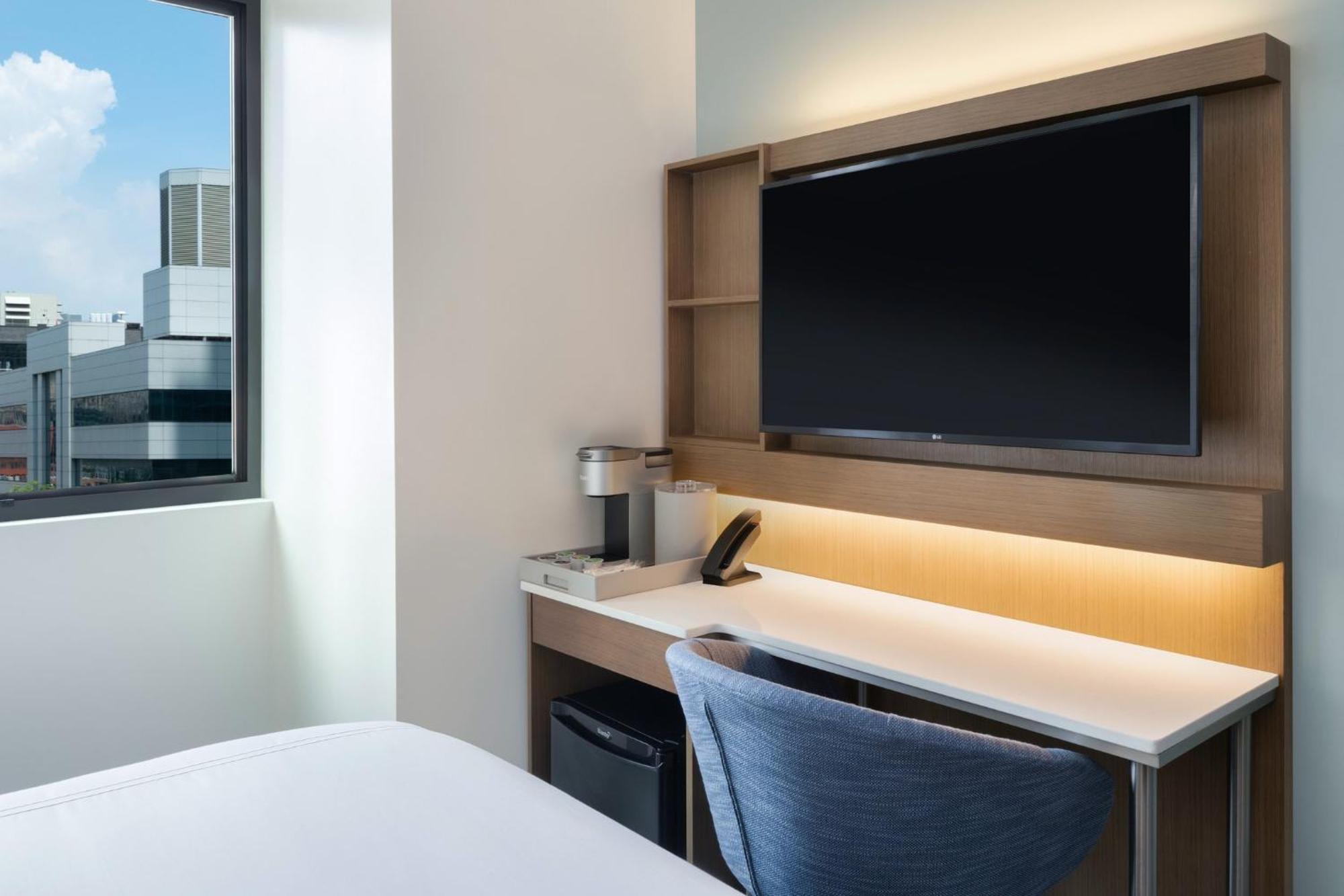 Standard Queen Room Mobility Accessible Roll Shower