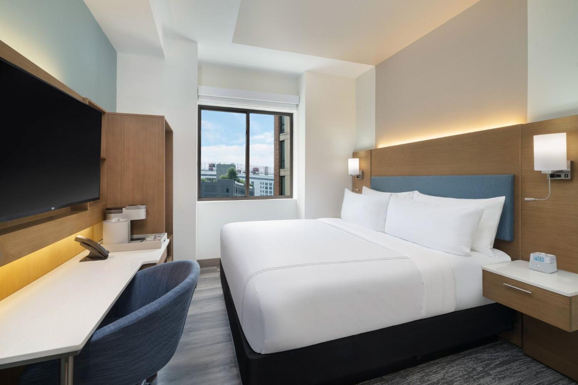 Standard King Room