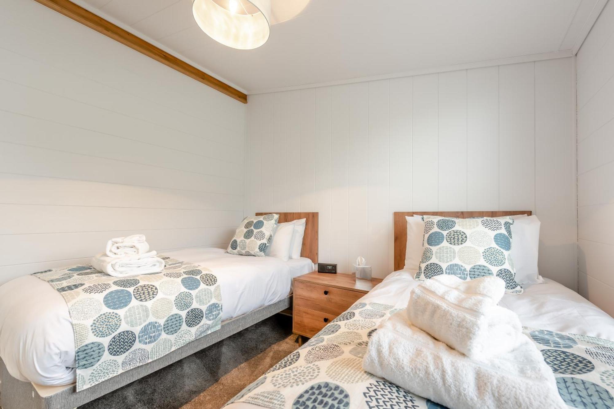 Three Bedroom Lodge Hot Tub Pets Allowed