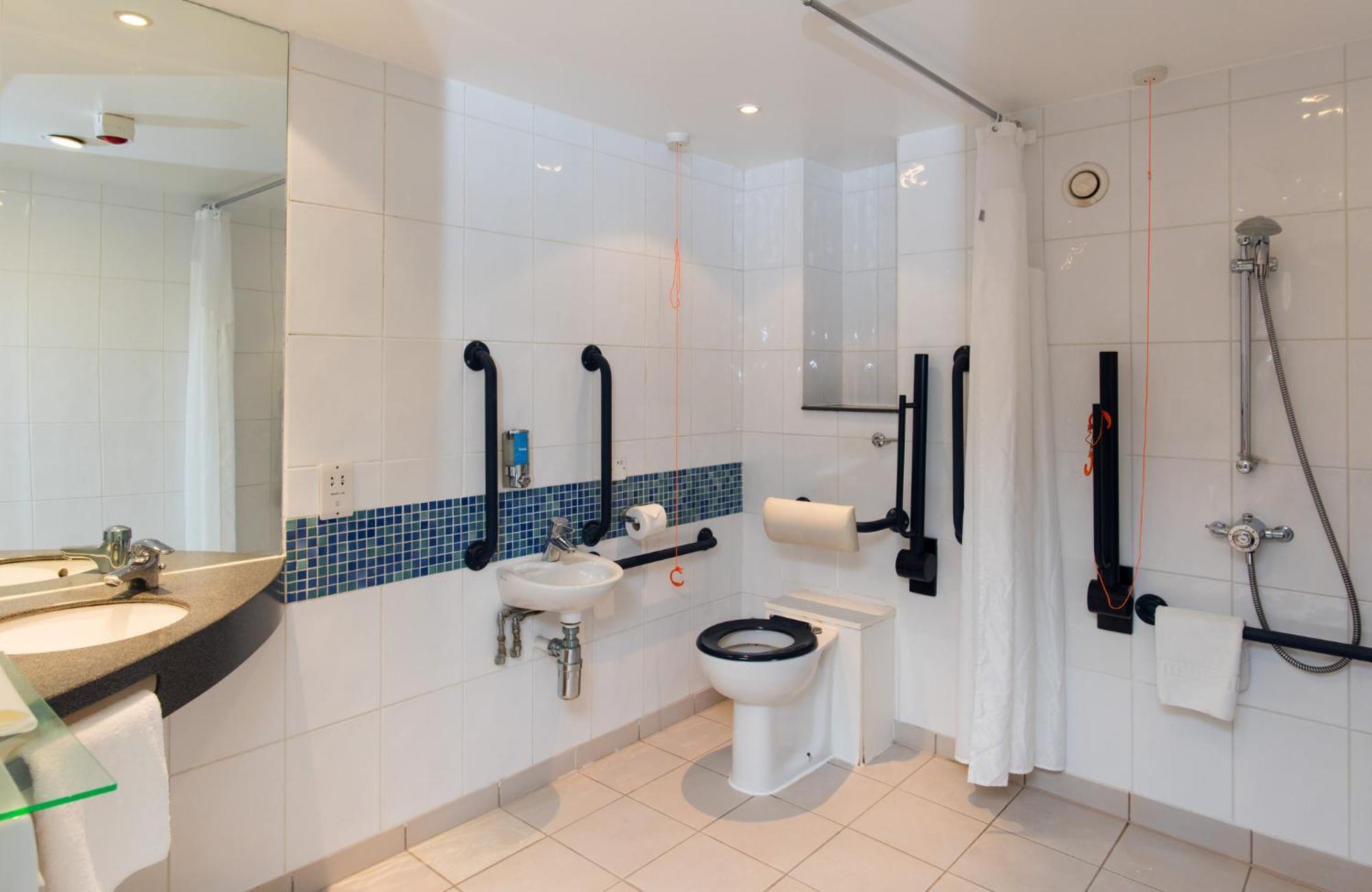 Standard Twin Room Hot Accessible