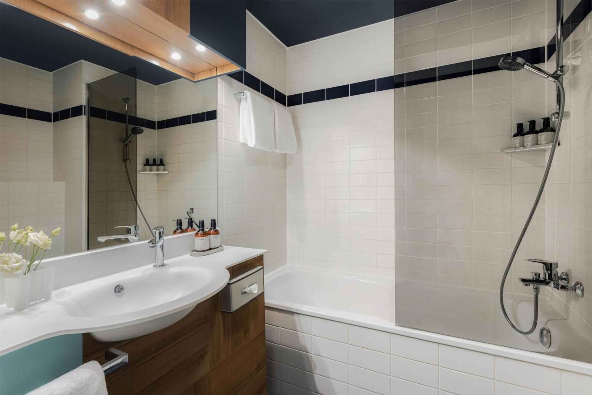 Superior Canal View Room