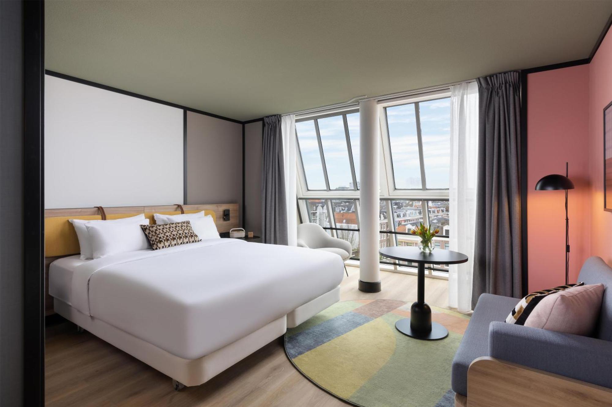 Superior Panoramic Canal View Room