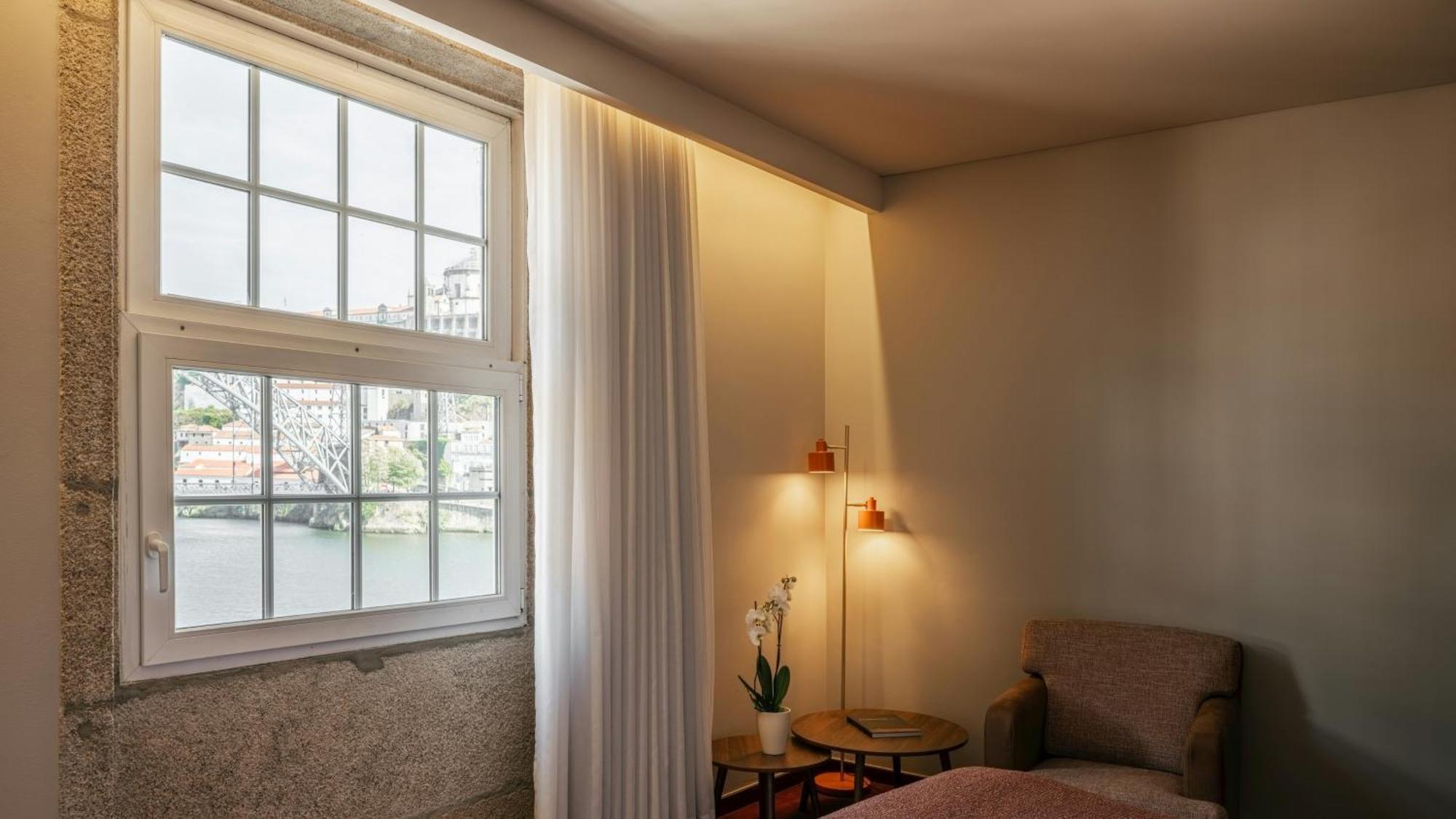 Deluxe Double or Twin Bridge View
