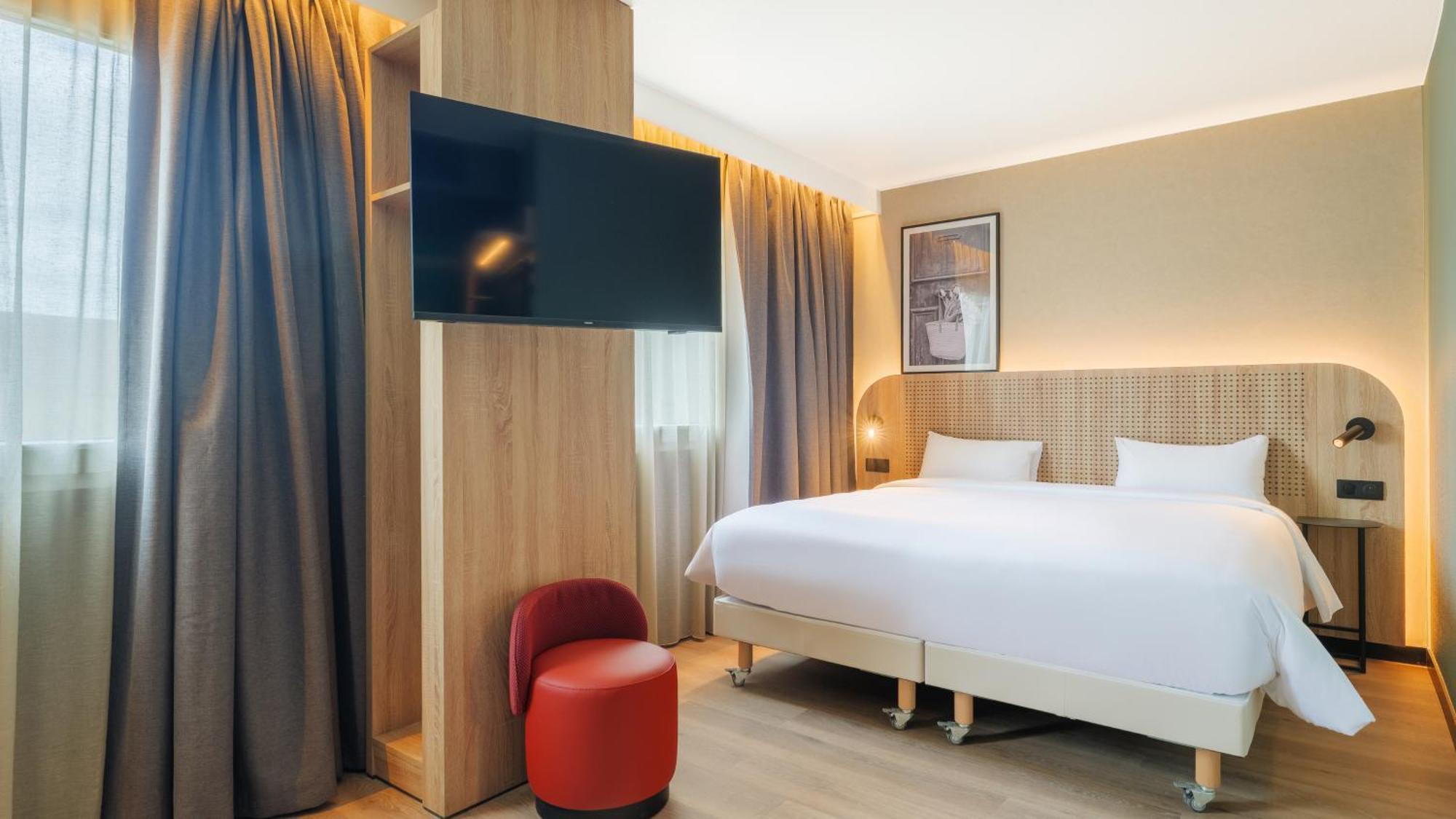 Standard Room 1 Queen Bed 1 Sofa Bed Double