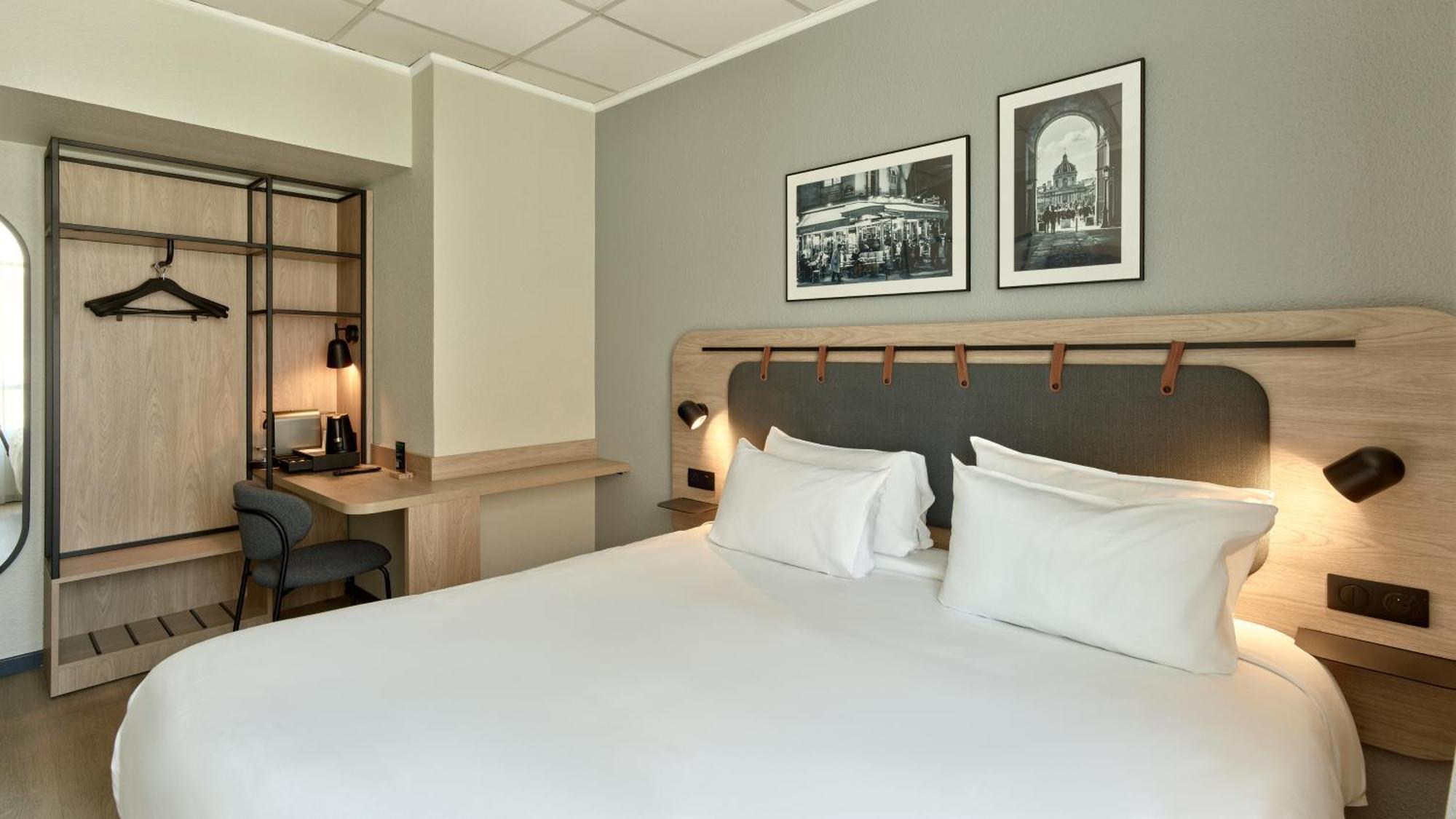 Superior Room 1 King Bed