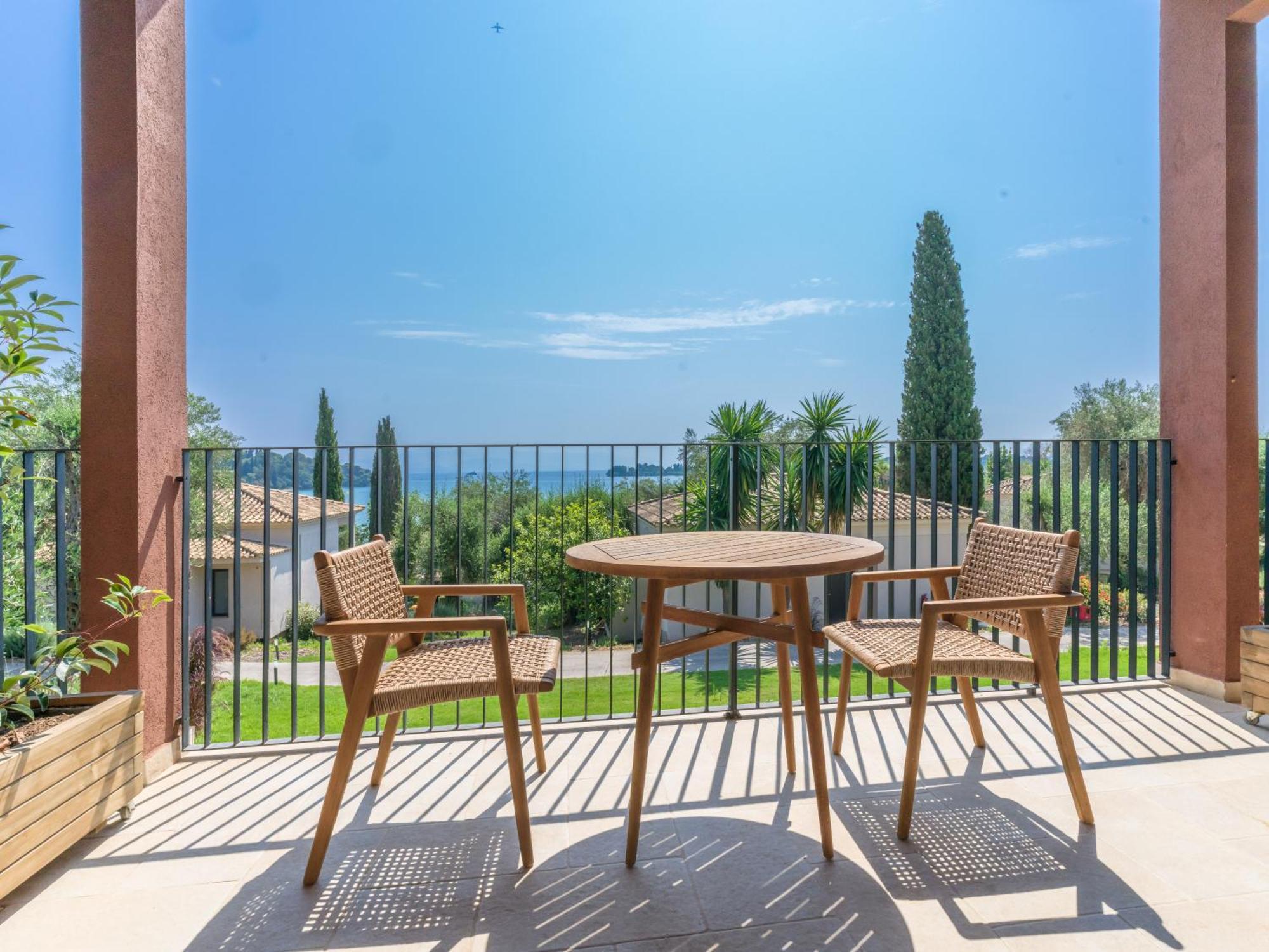 Bungalow Garden View