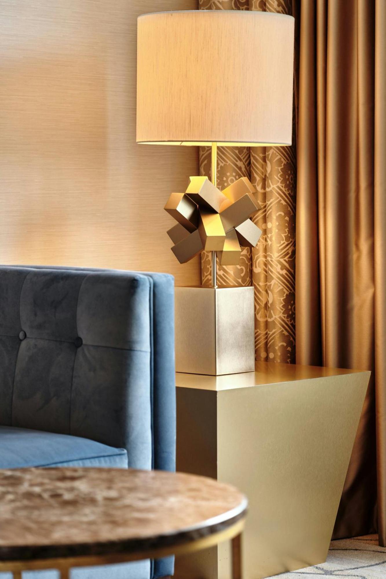 Premium Guest room Club lounge access 1 King High floor