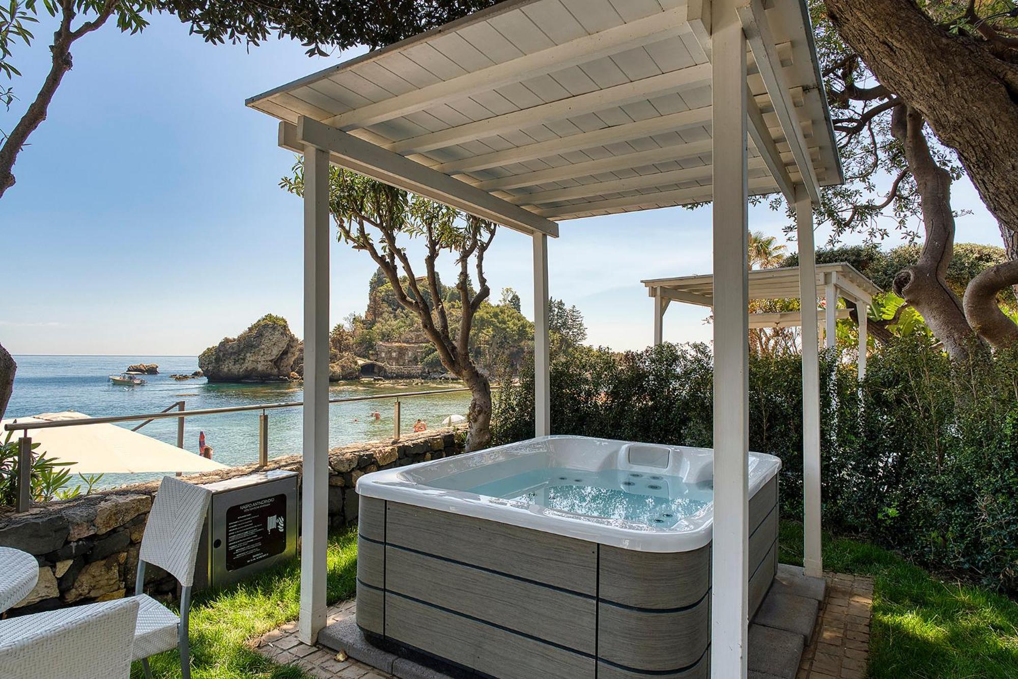 Superior Double Room Hot Tub Sea View