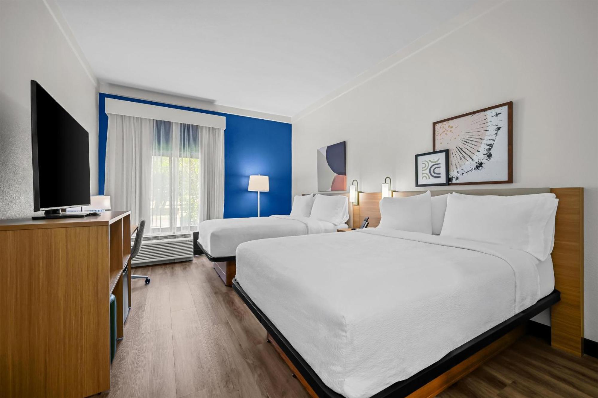 Queen Room Two Queen Beds