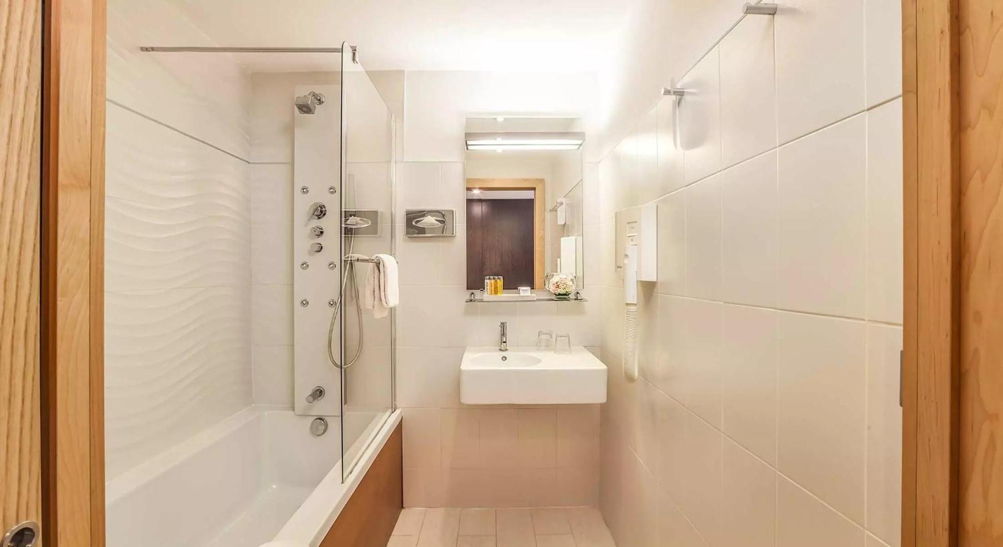 Connecting Family Room Spa Access
