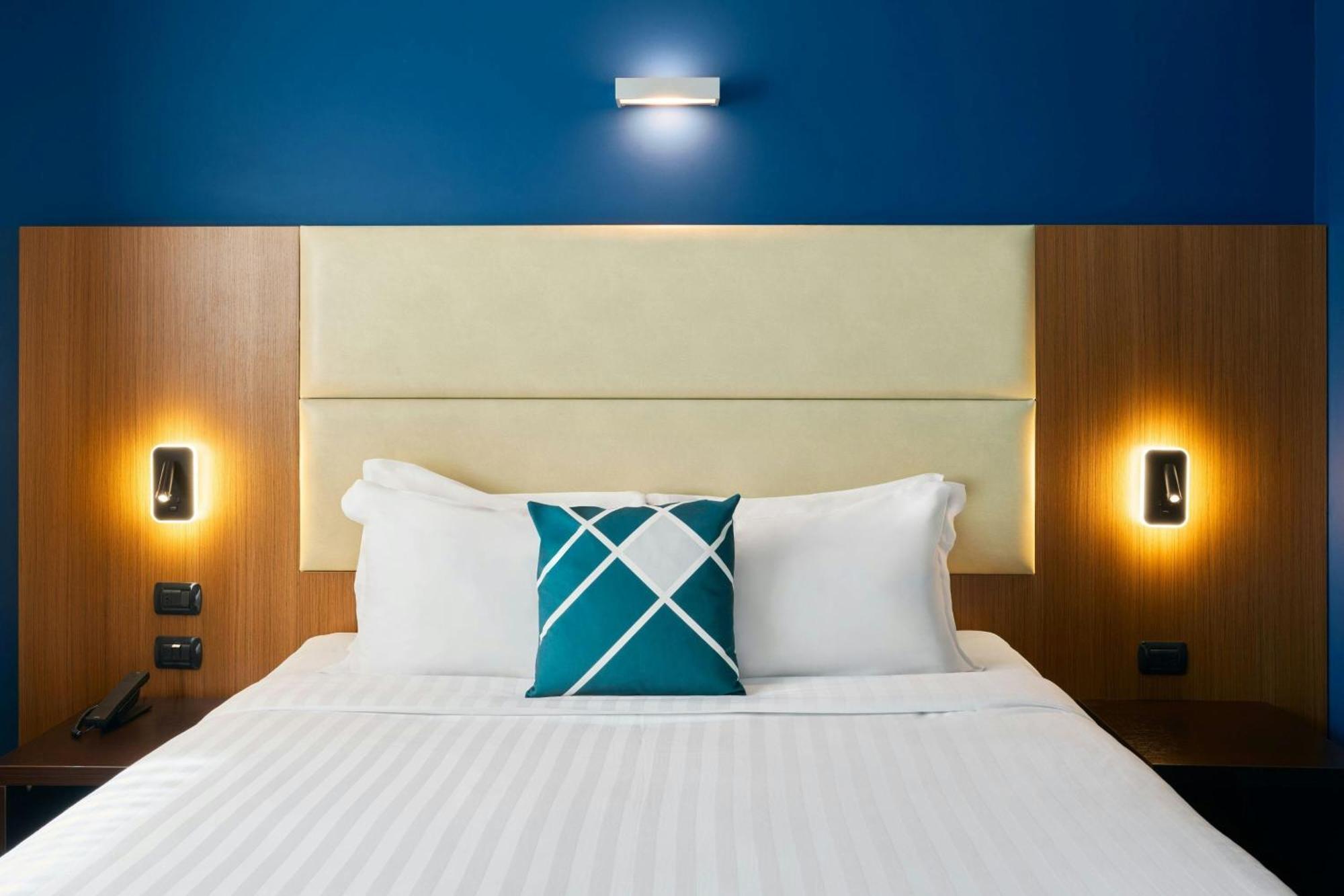 Standard Queen Room City View