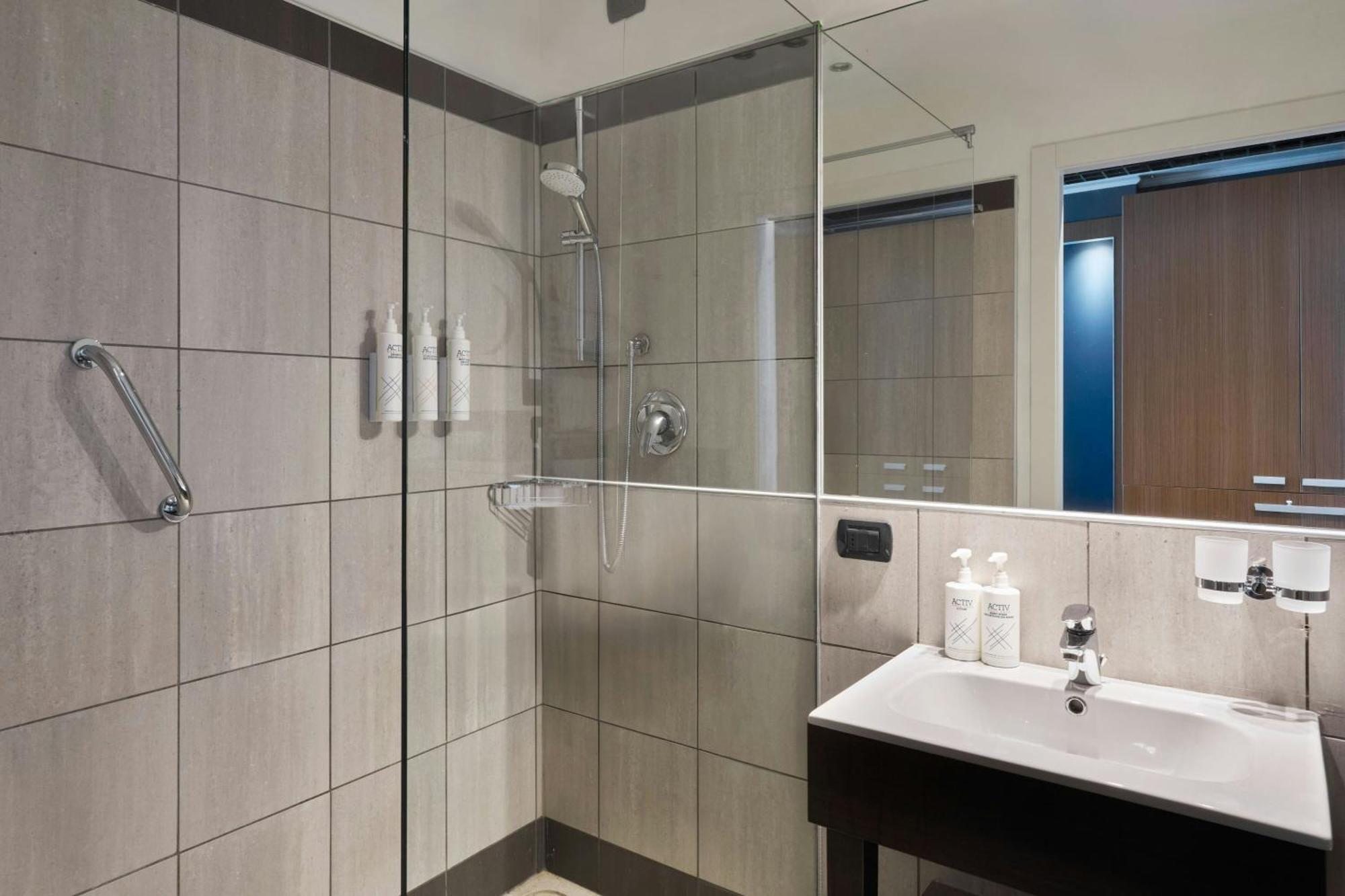 Standard Twin Room Two Single Beds City View