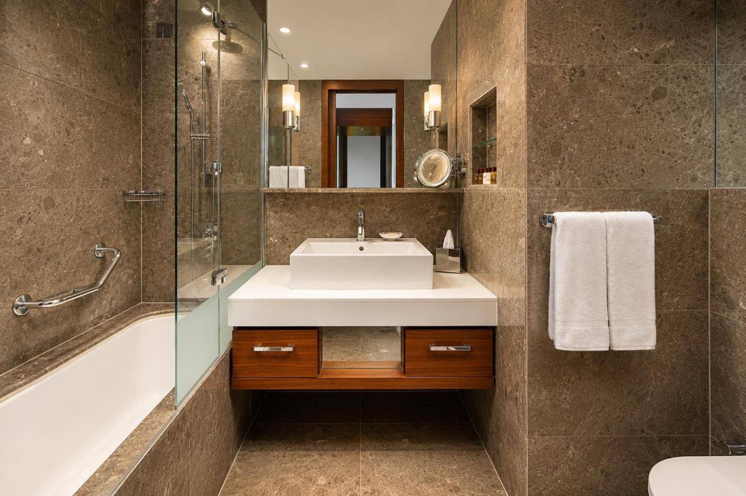 Deluxe King Room Sea View