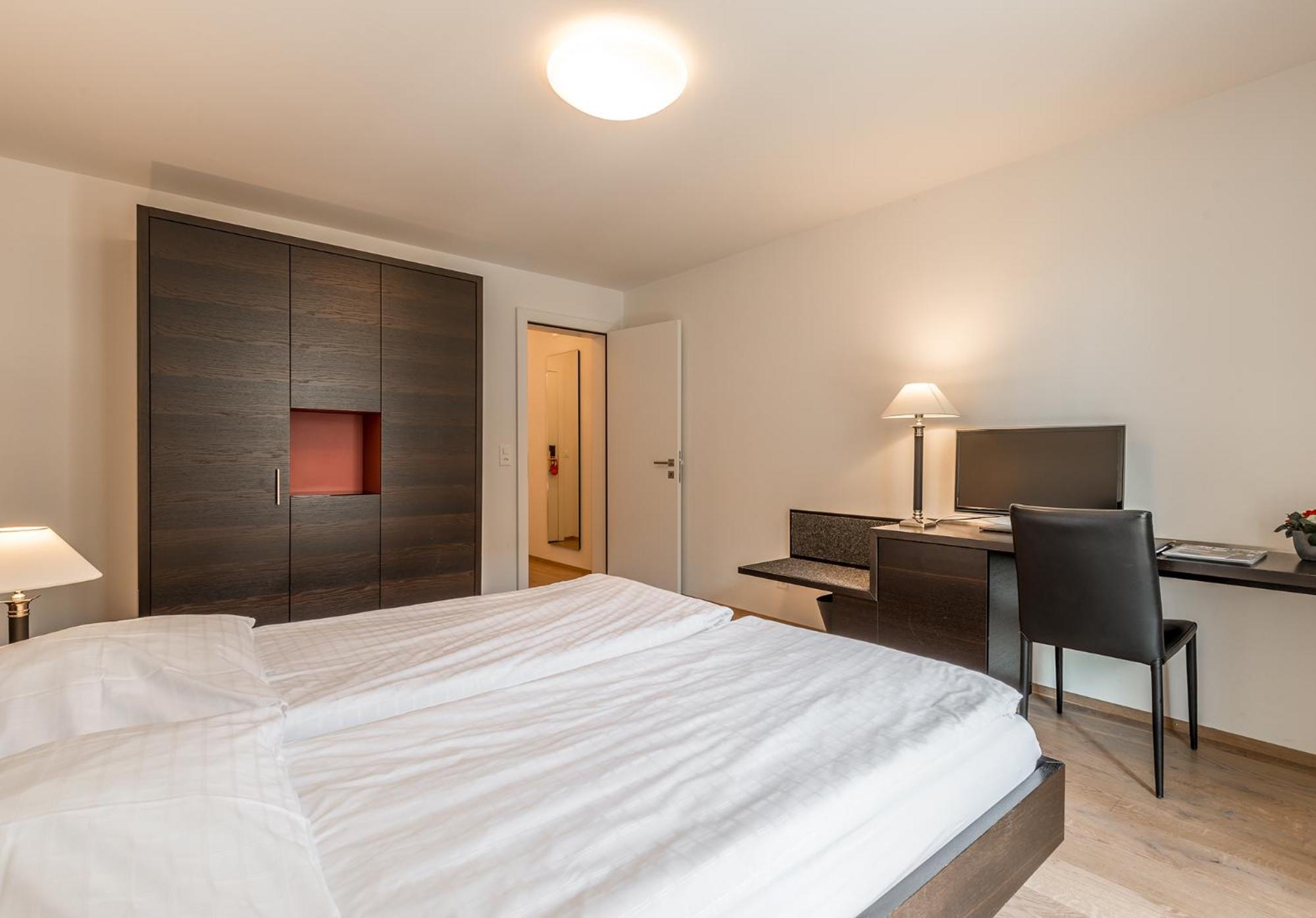 Urban Essential Room