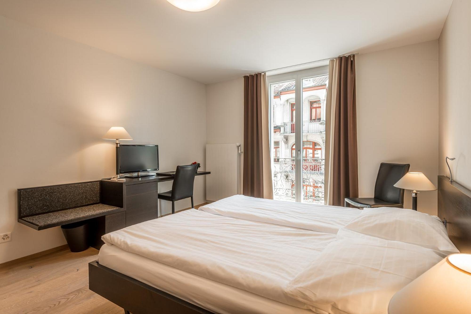 Urban Essential Room