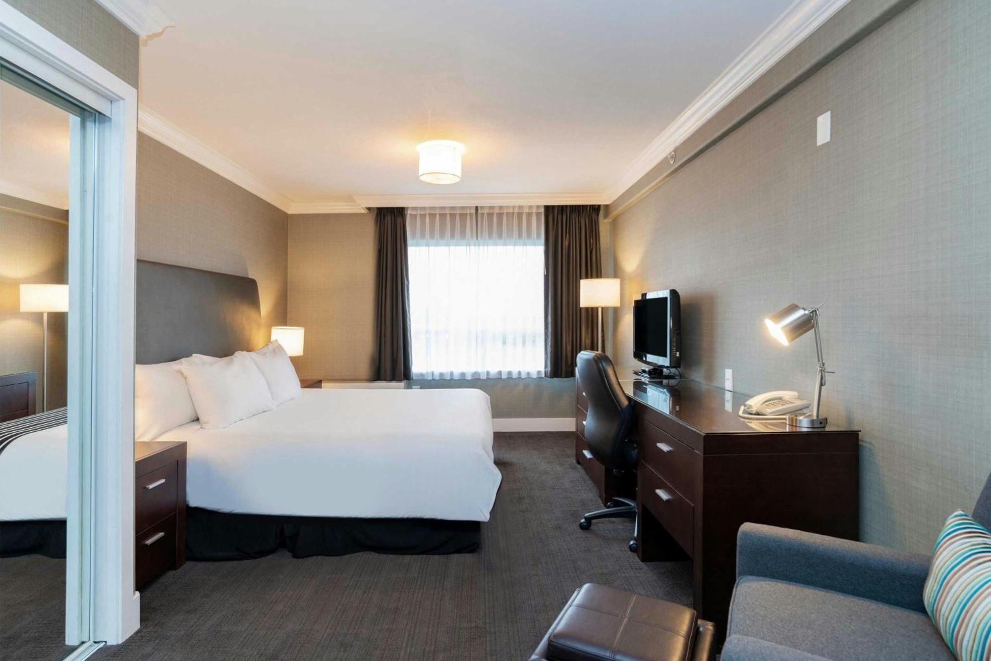 Studio Suite 1 King Bed Kitchenette