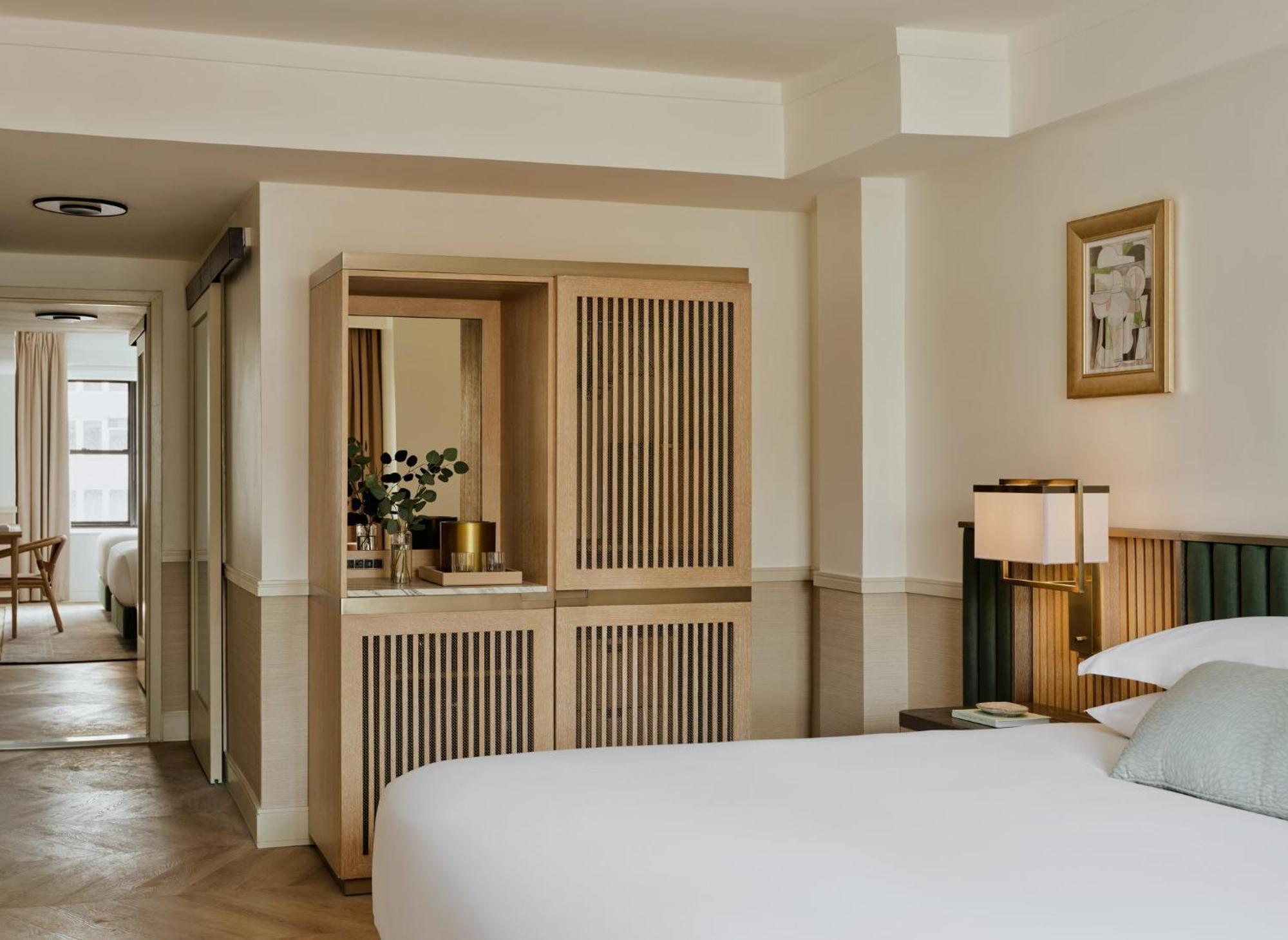 Premium King Room Shower Jetted Bath