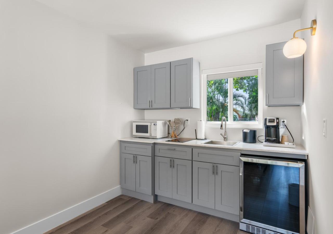 Premium King Kitchenette