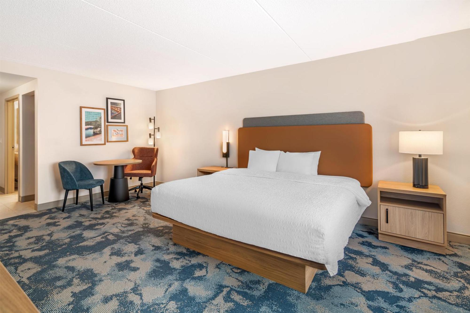 King Bed Pillowtop Room Non-smoking