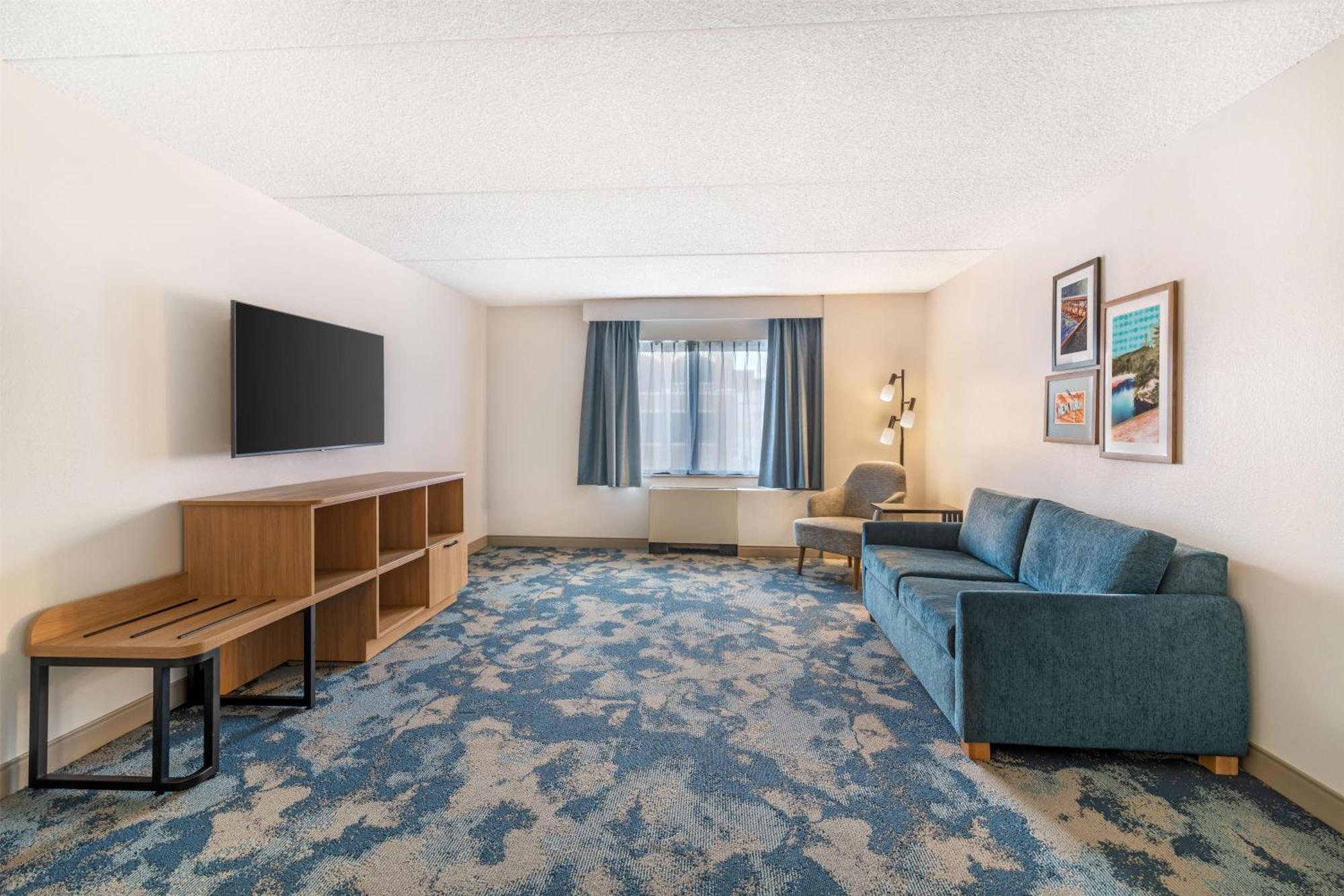 King Bed Suite