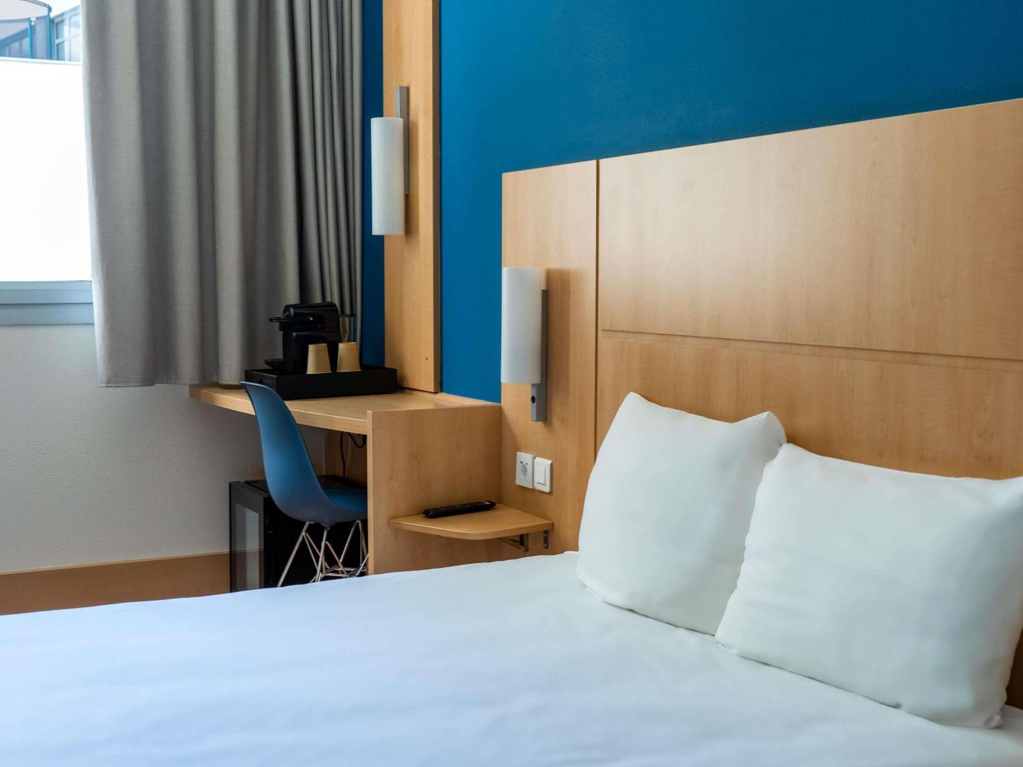Standard Double Room Mobility Accessible