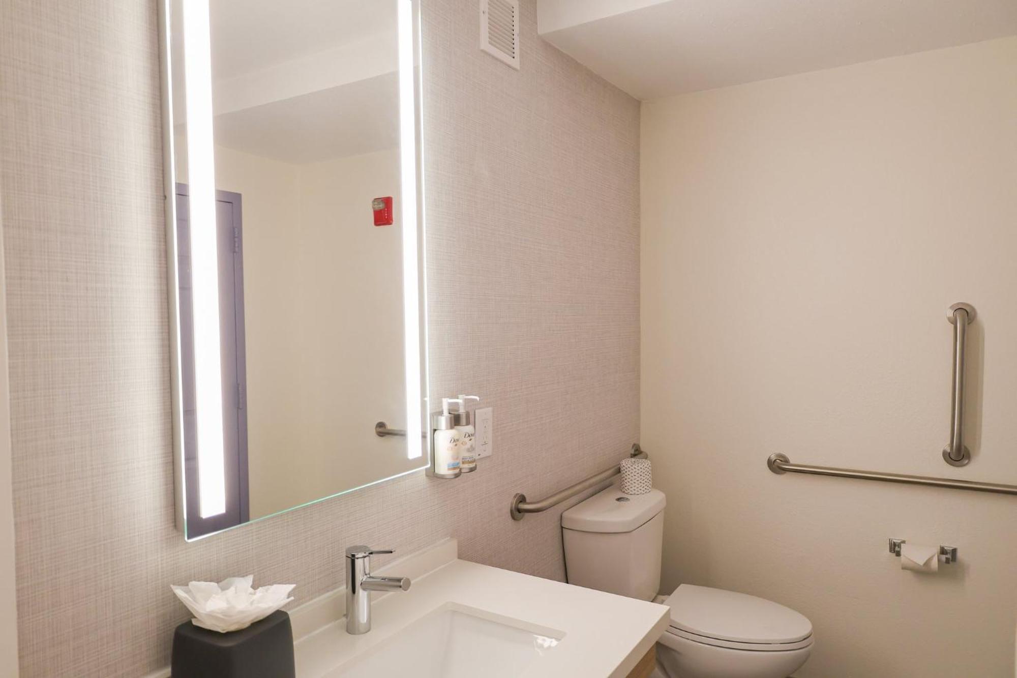 Executive King Room Hearing Accessible Non-Smoking