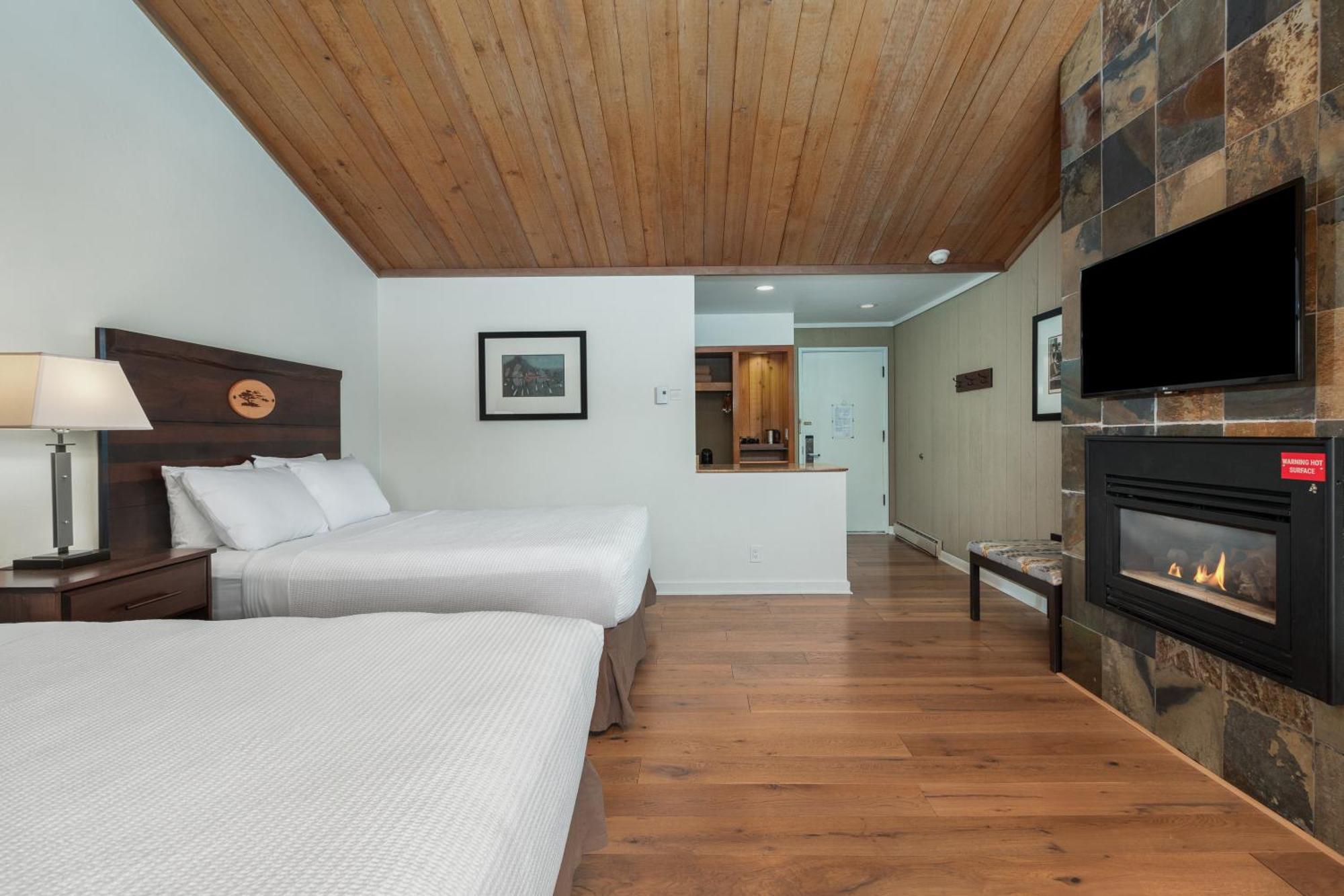 Double Queen Room