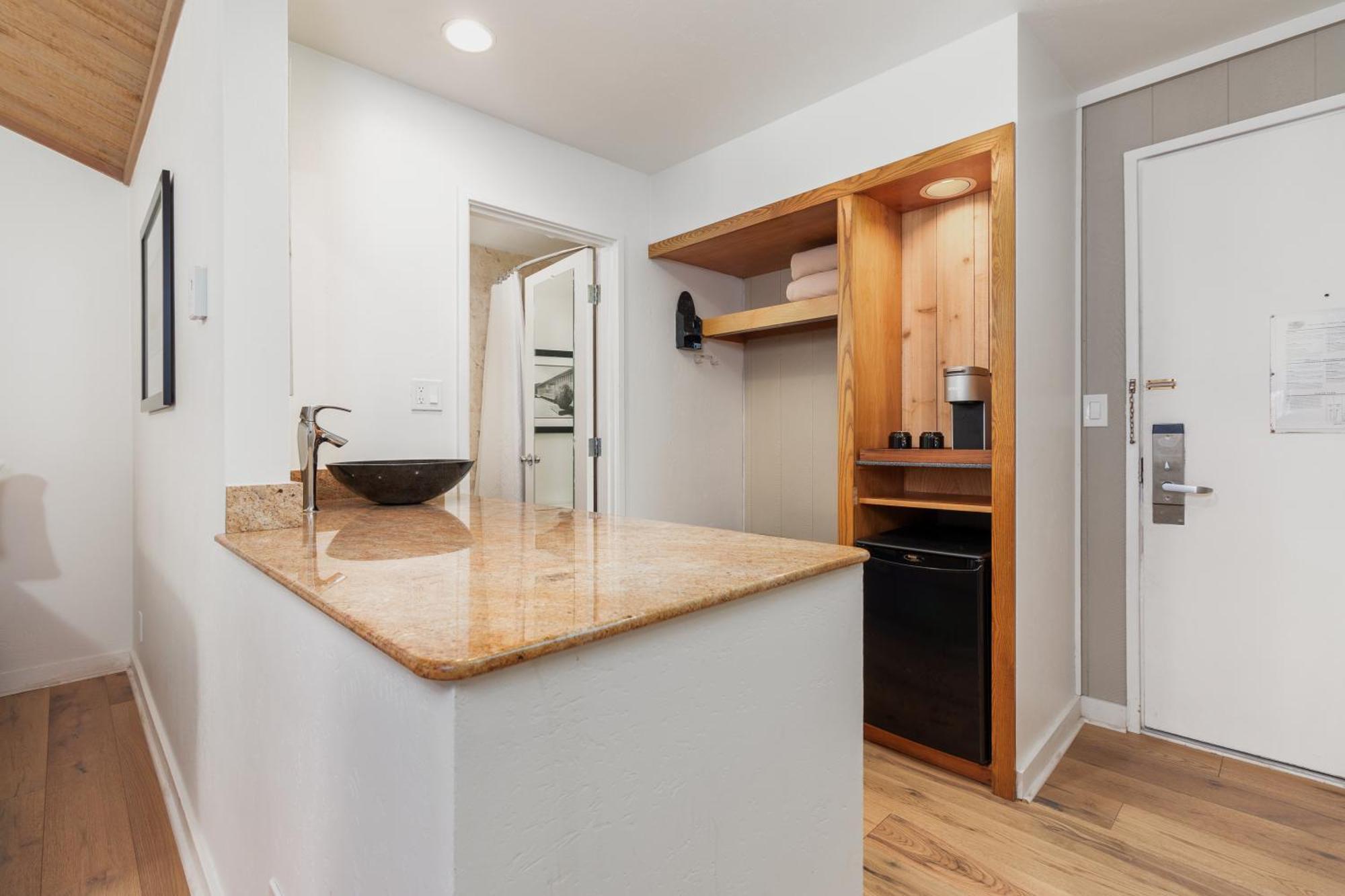 Double Queen Room