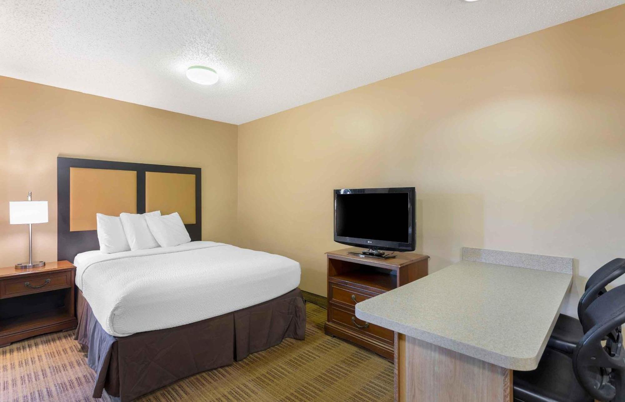 Studio 2 Queen Beds Non-Smoking