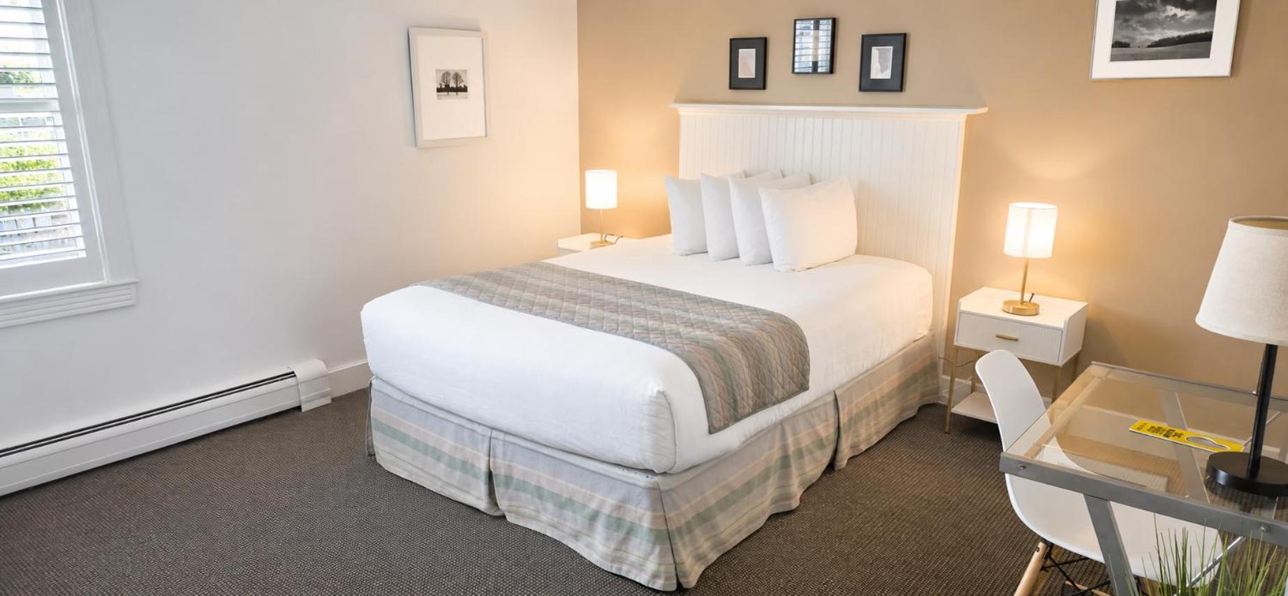 Standard Queen Room
