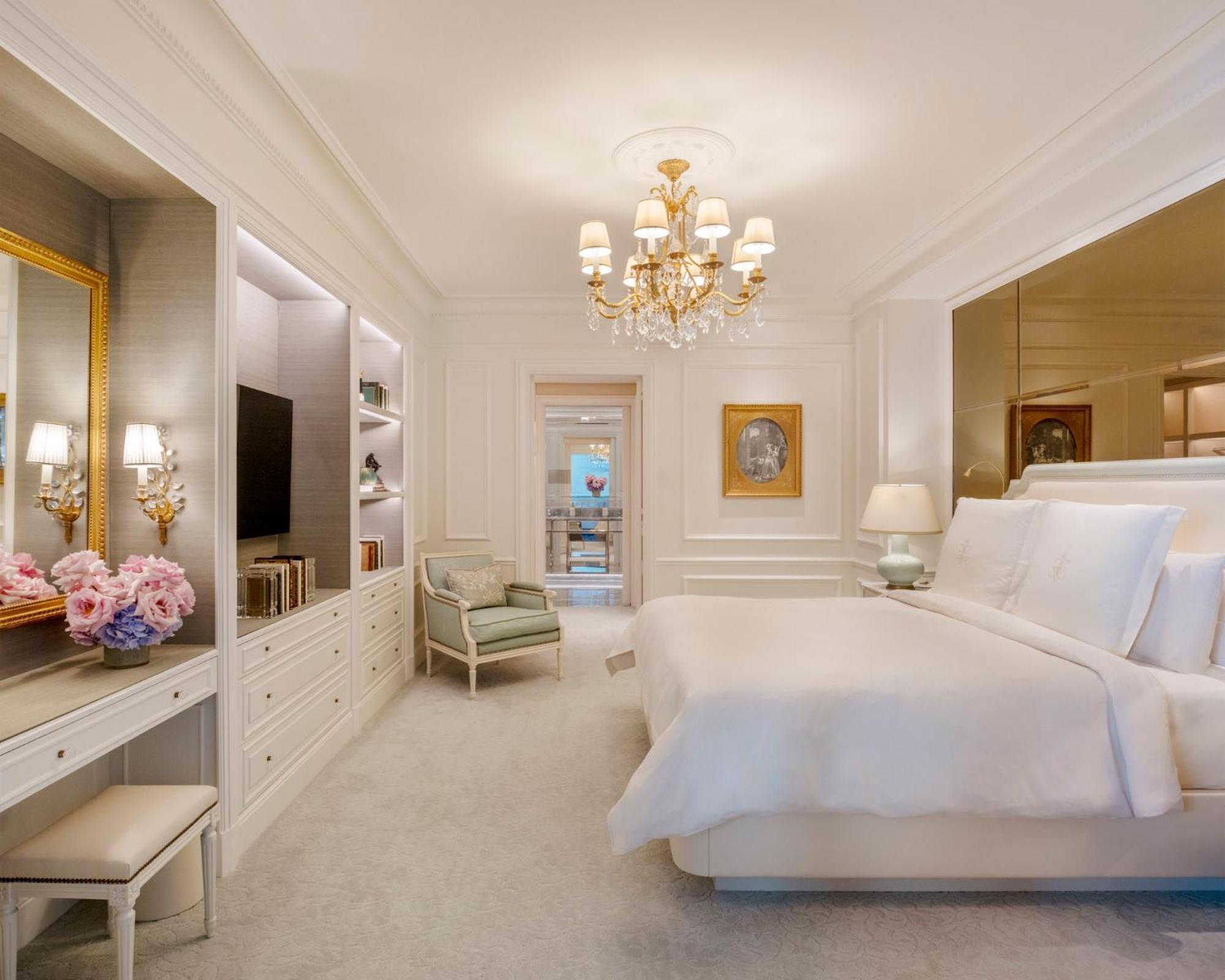 Deluxe King Suite