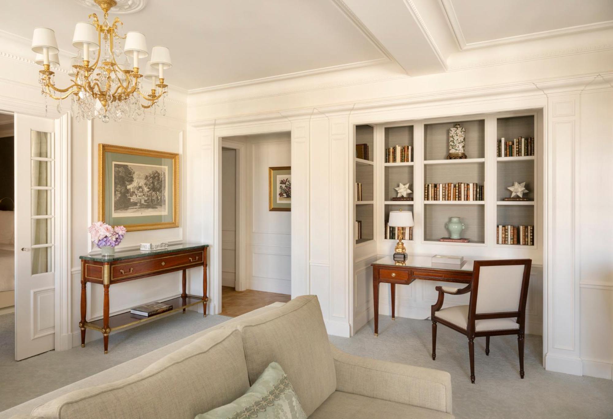 Deluxe King Suite