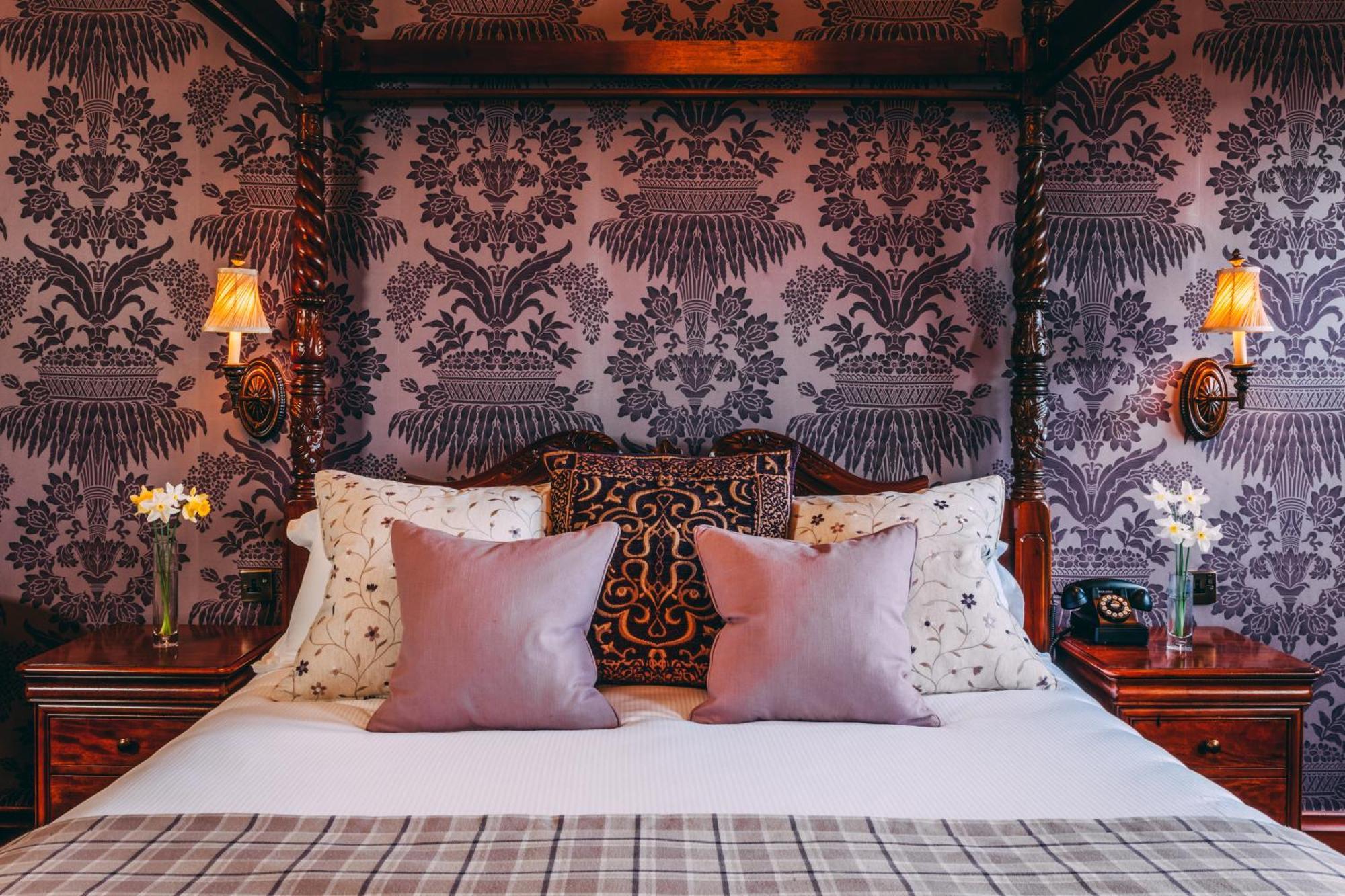 Feature Room