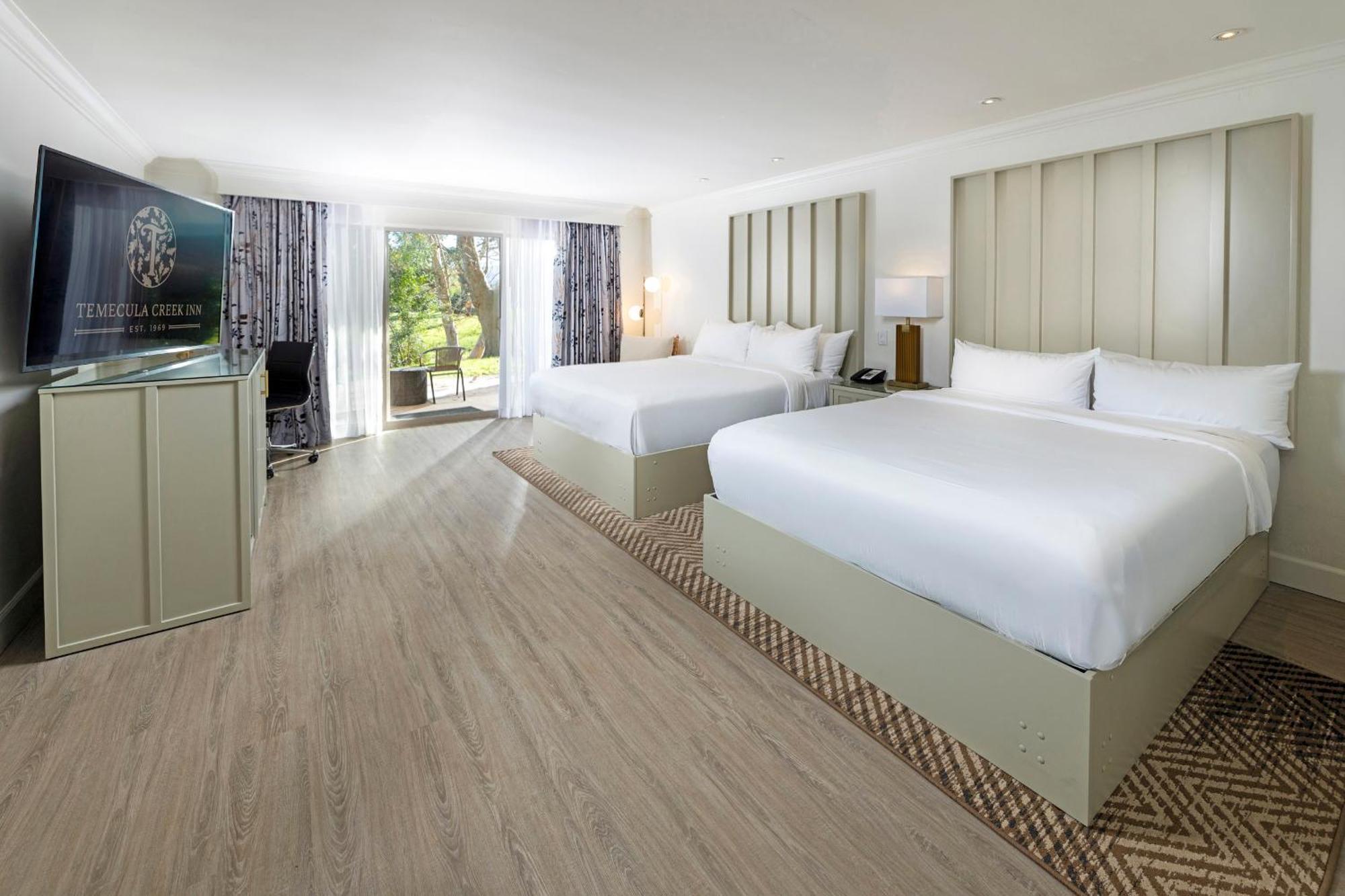 Deluxe Queen Room