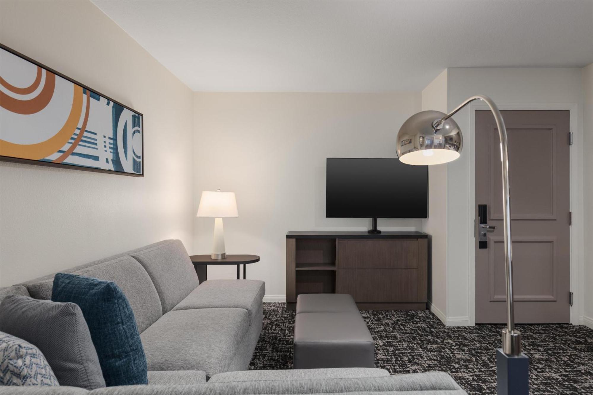 One-Bedroom King Suite