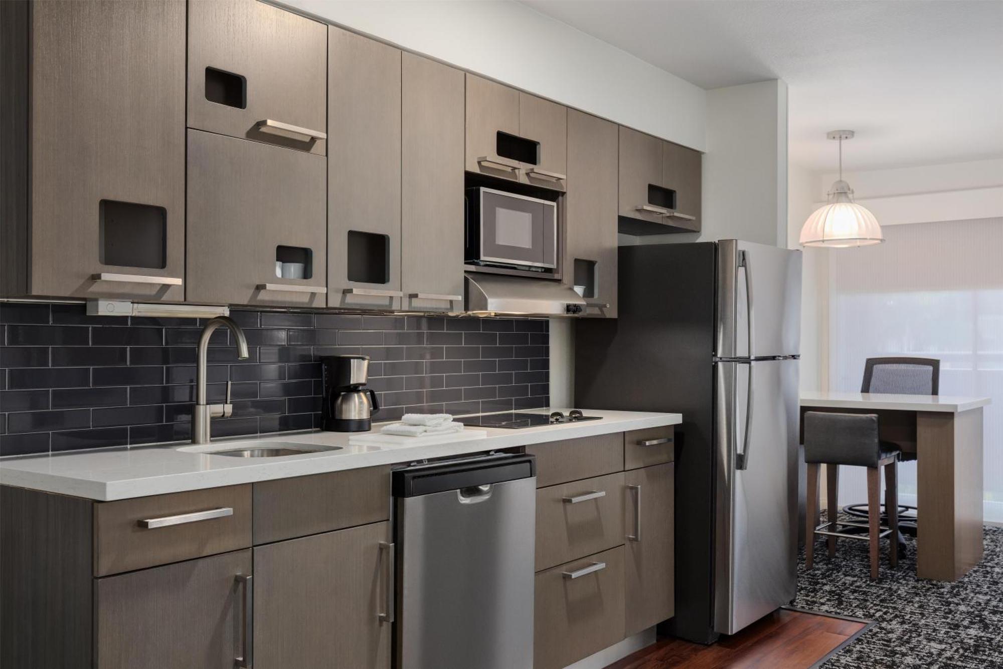 One-Bedroom King Suite