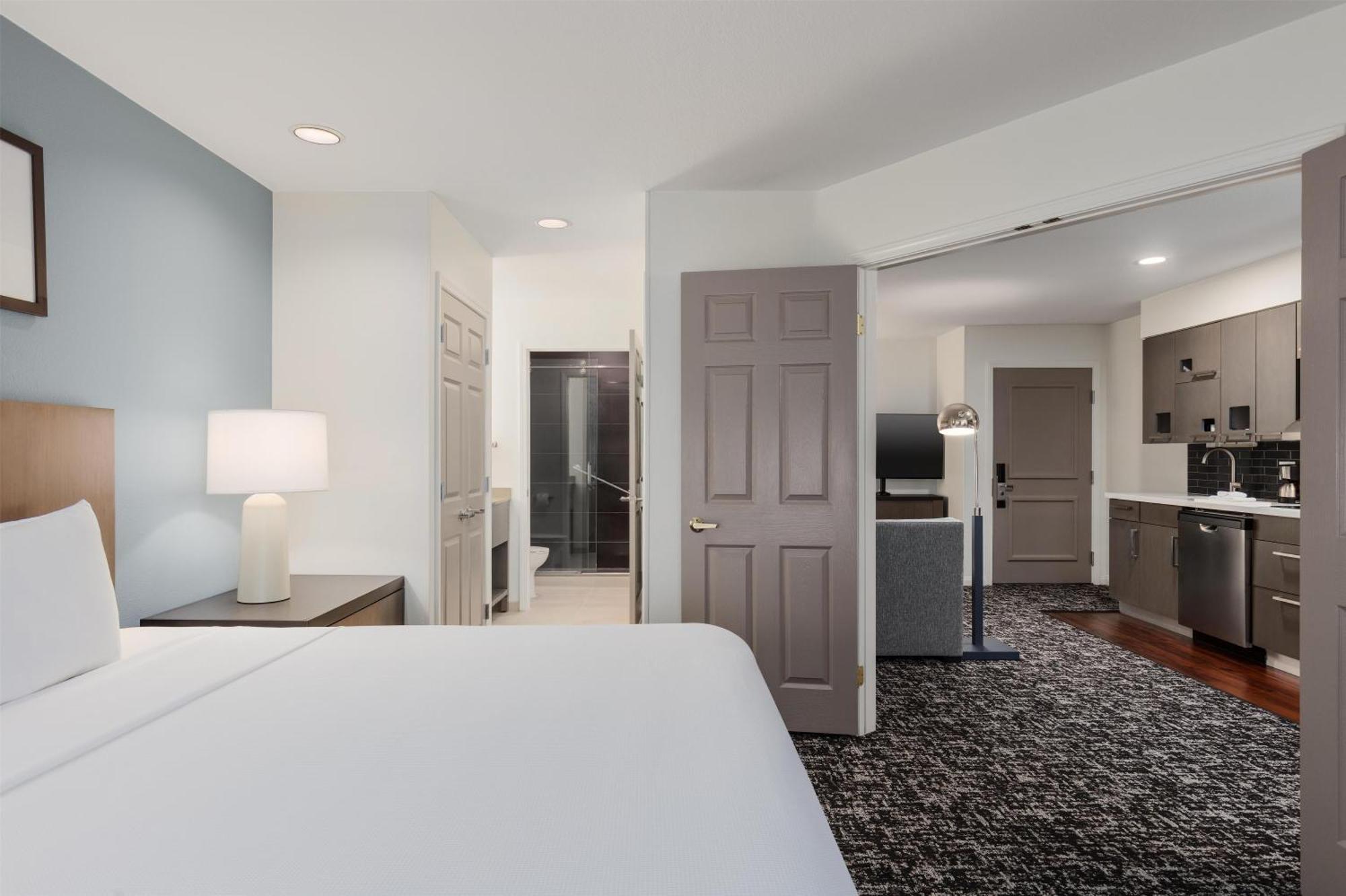 One-Bedroom King Suite