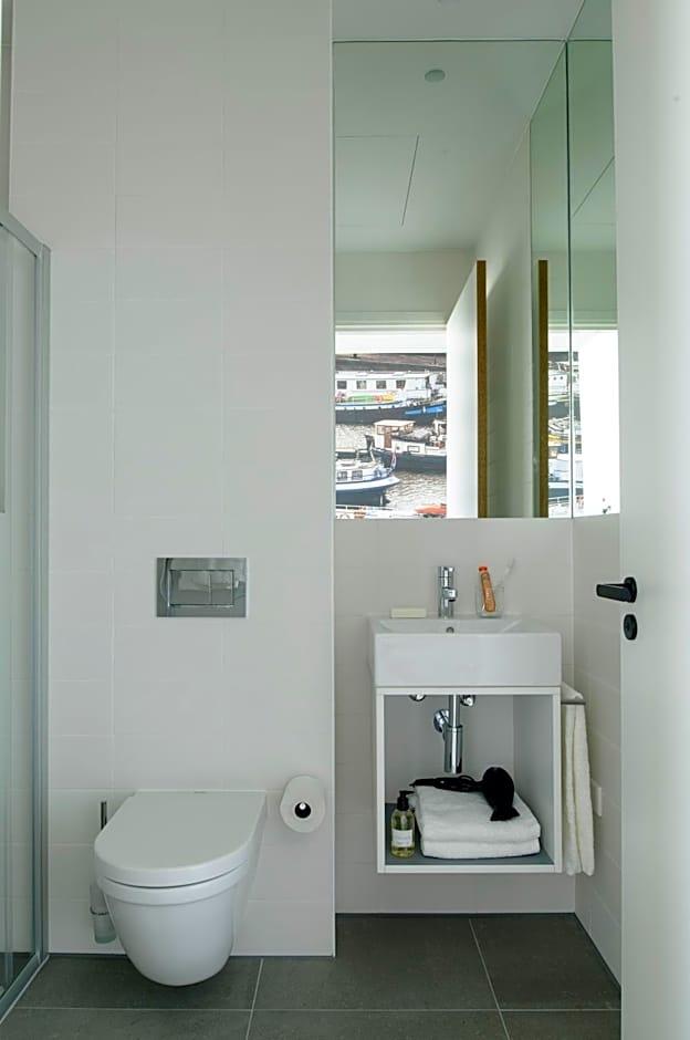 Three-Bedroom Apartment River View