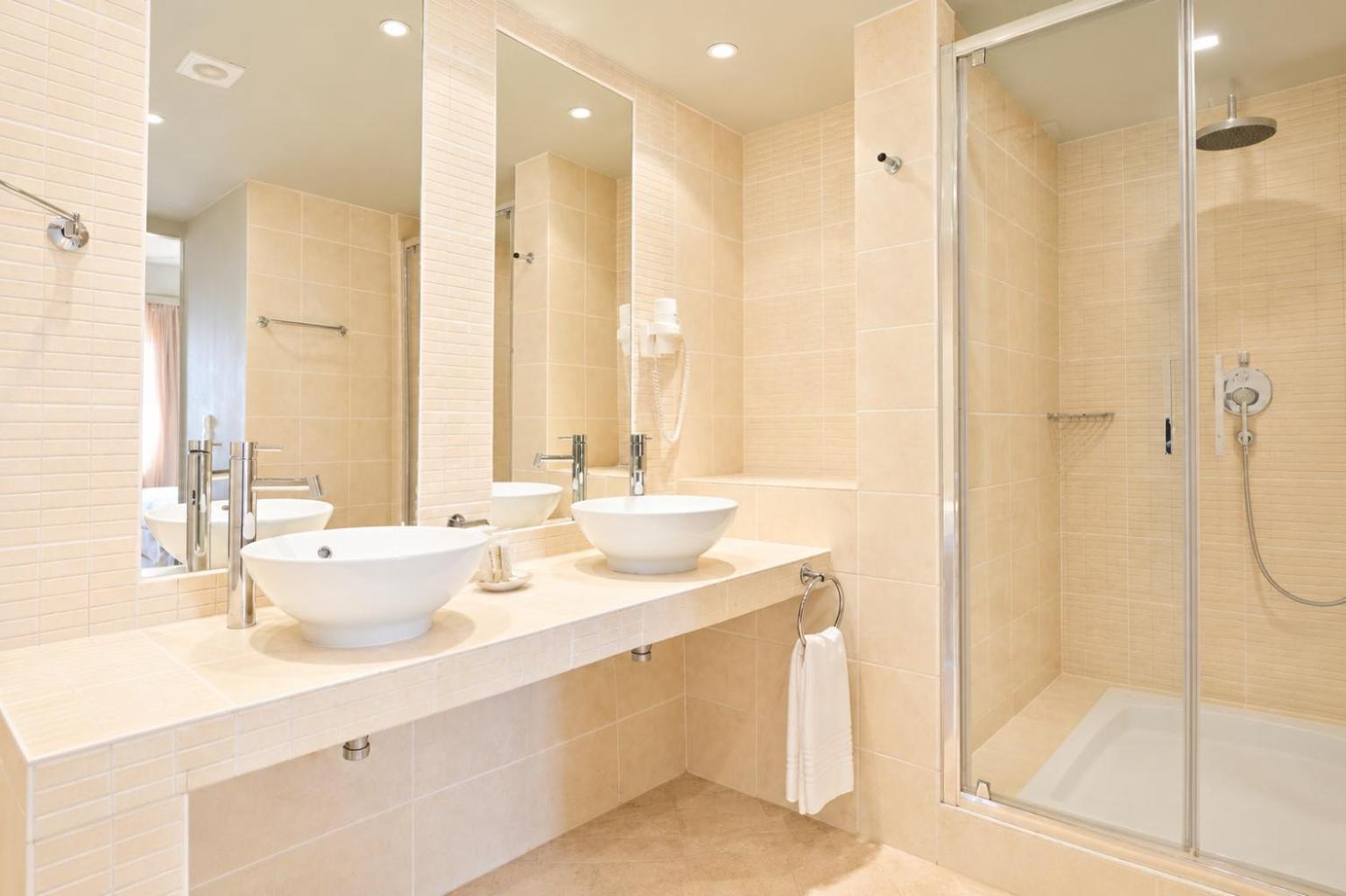 Double or Twin Room Garden View
