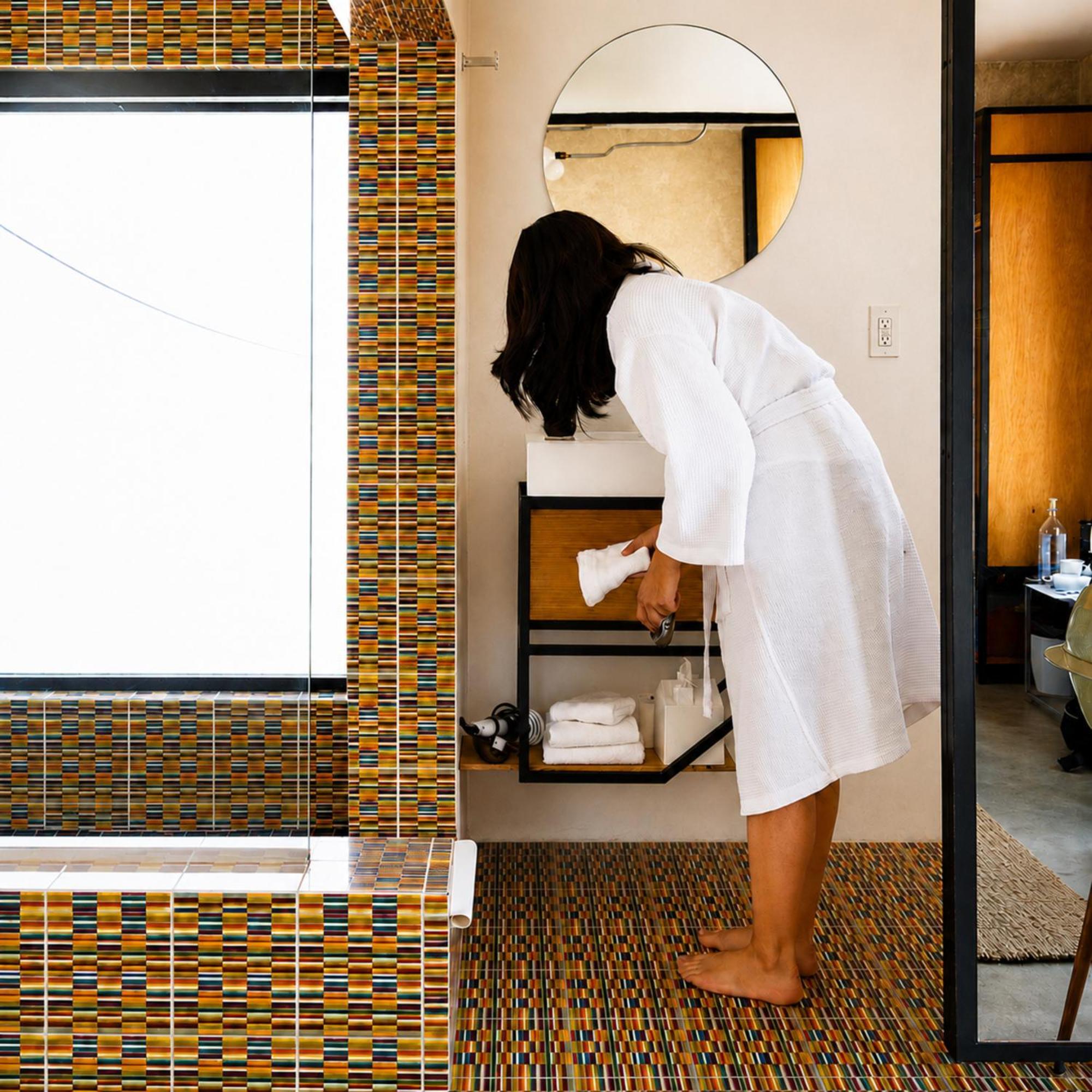 Deluxe Double Room Shower