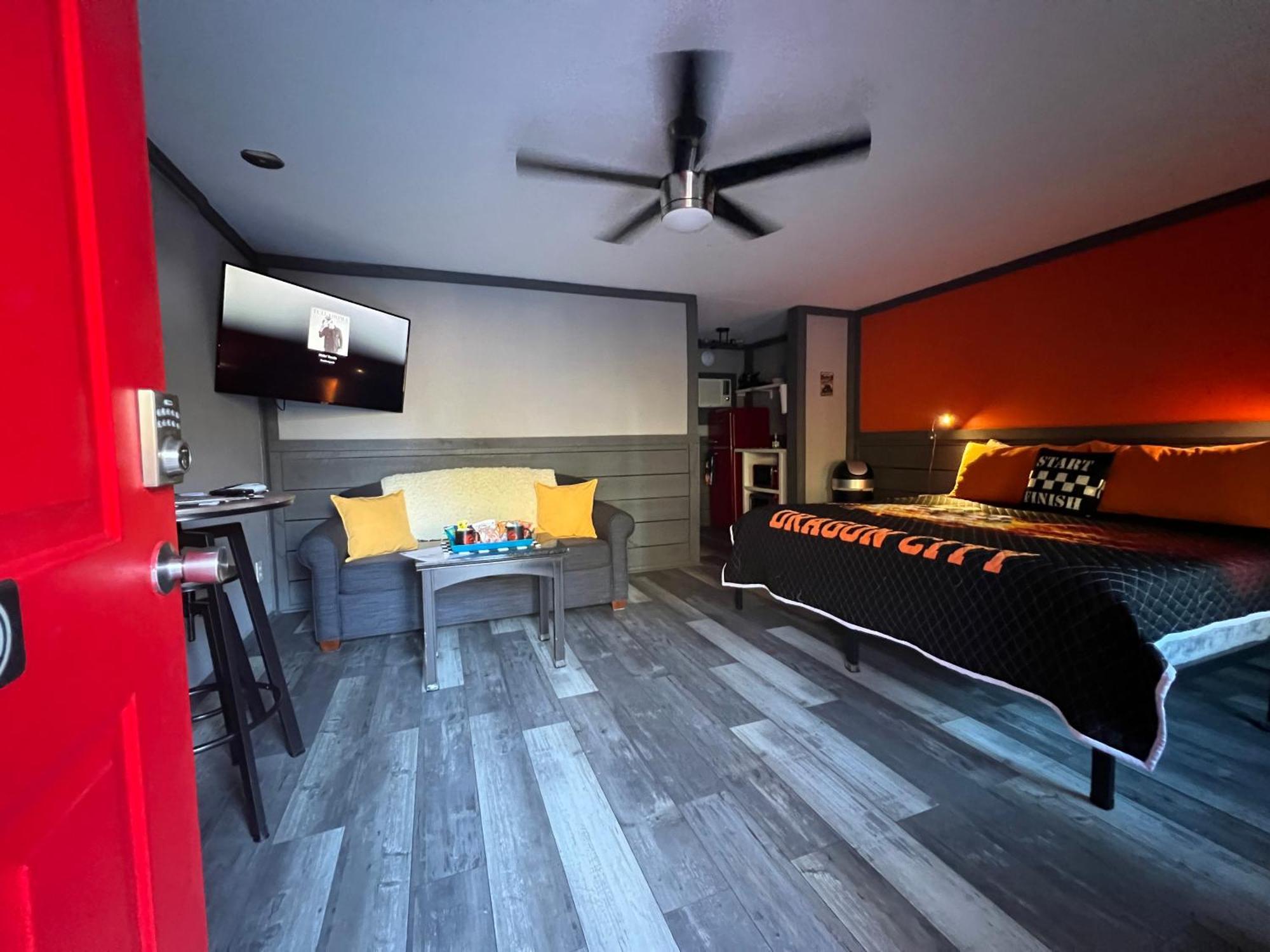 Deluxe King Studio